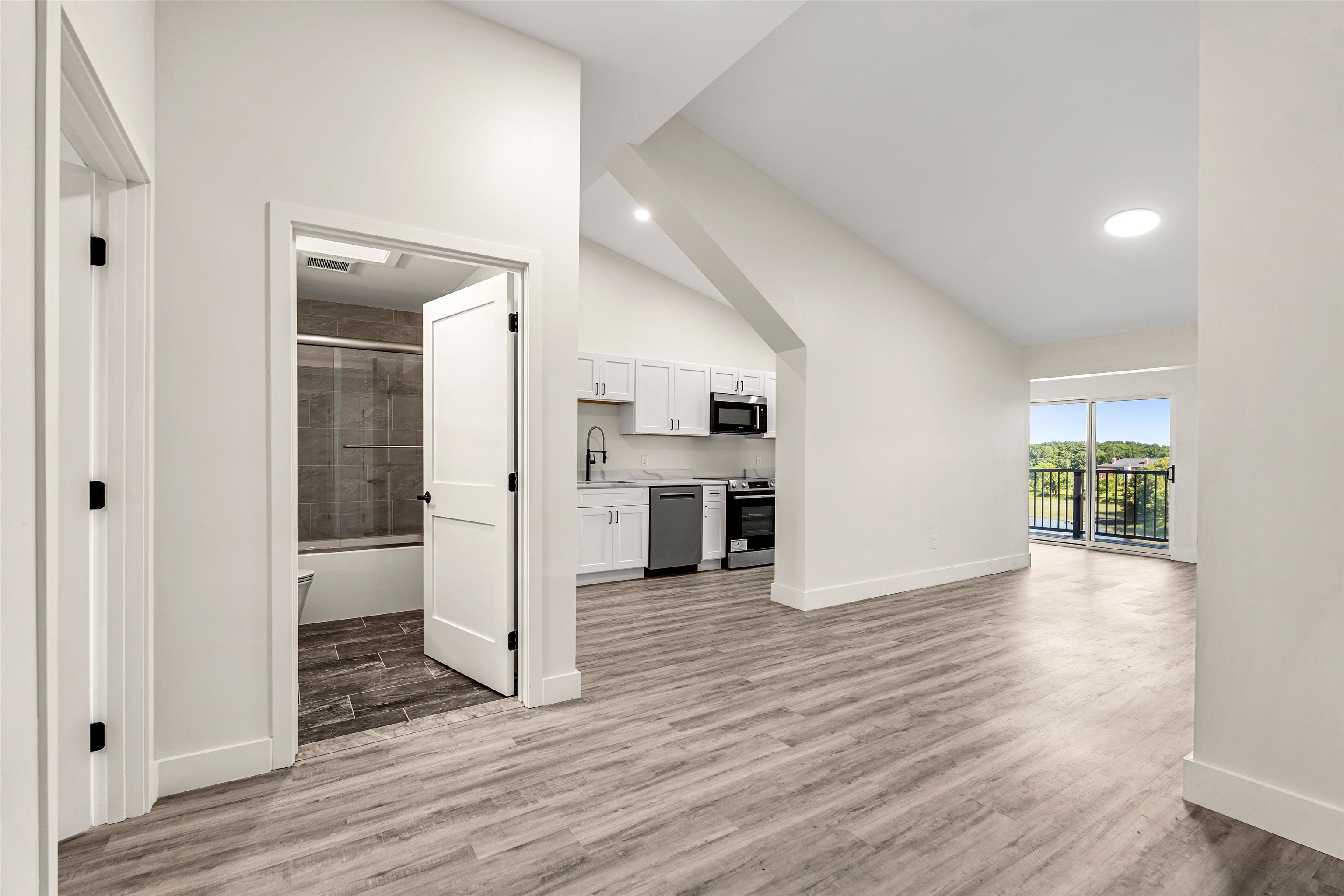 85 Water Street Property Photo 10
