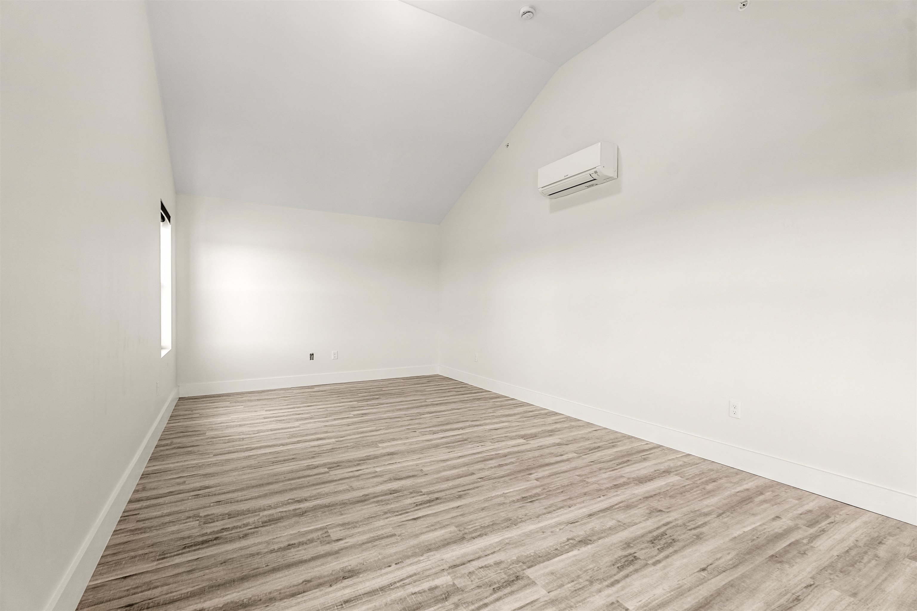 85 Water Street Property Photo 30