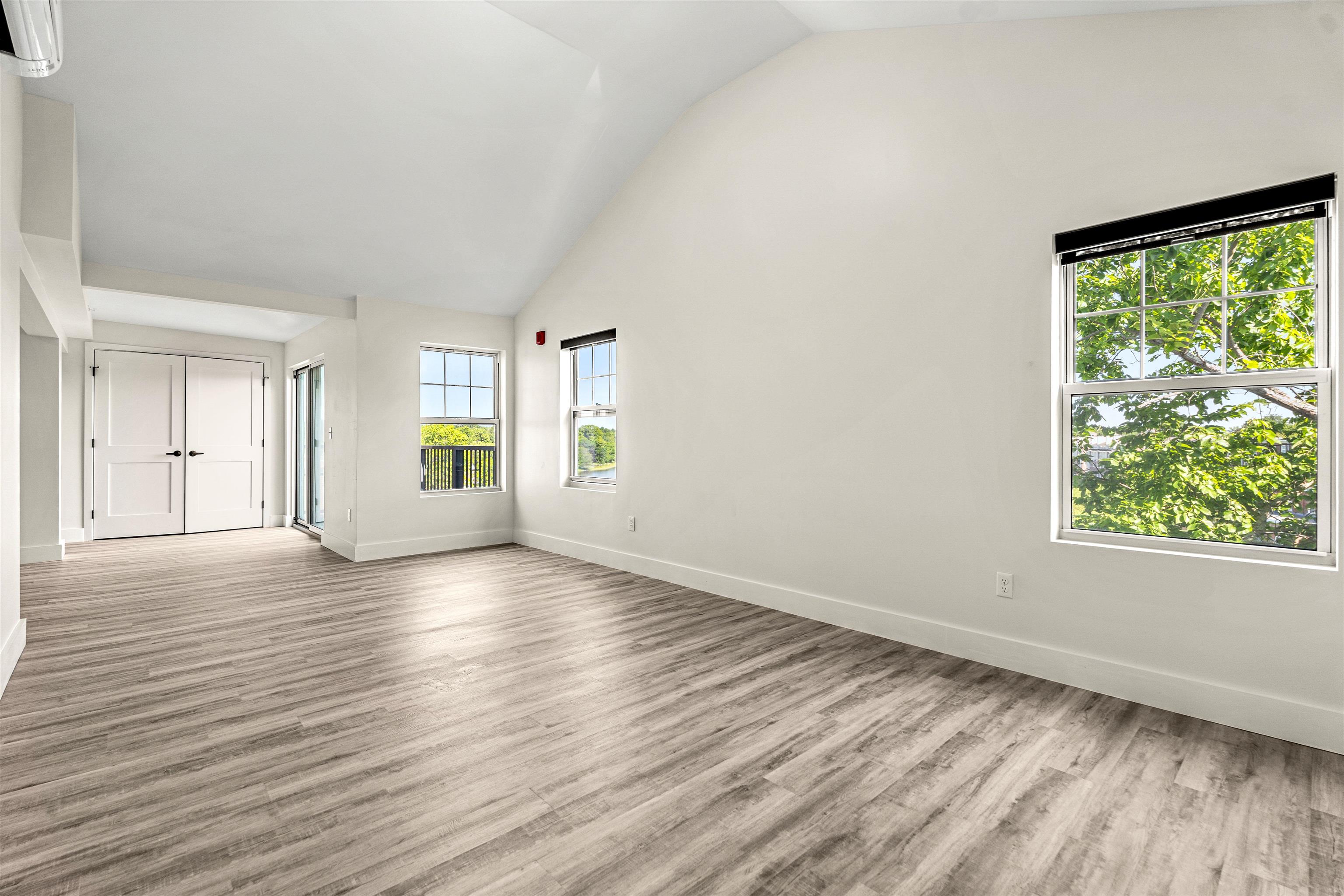 85 Water Street Property Photo 32