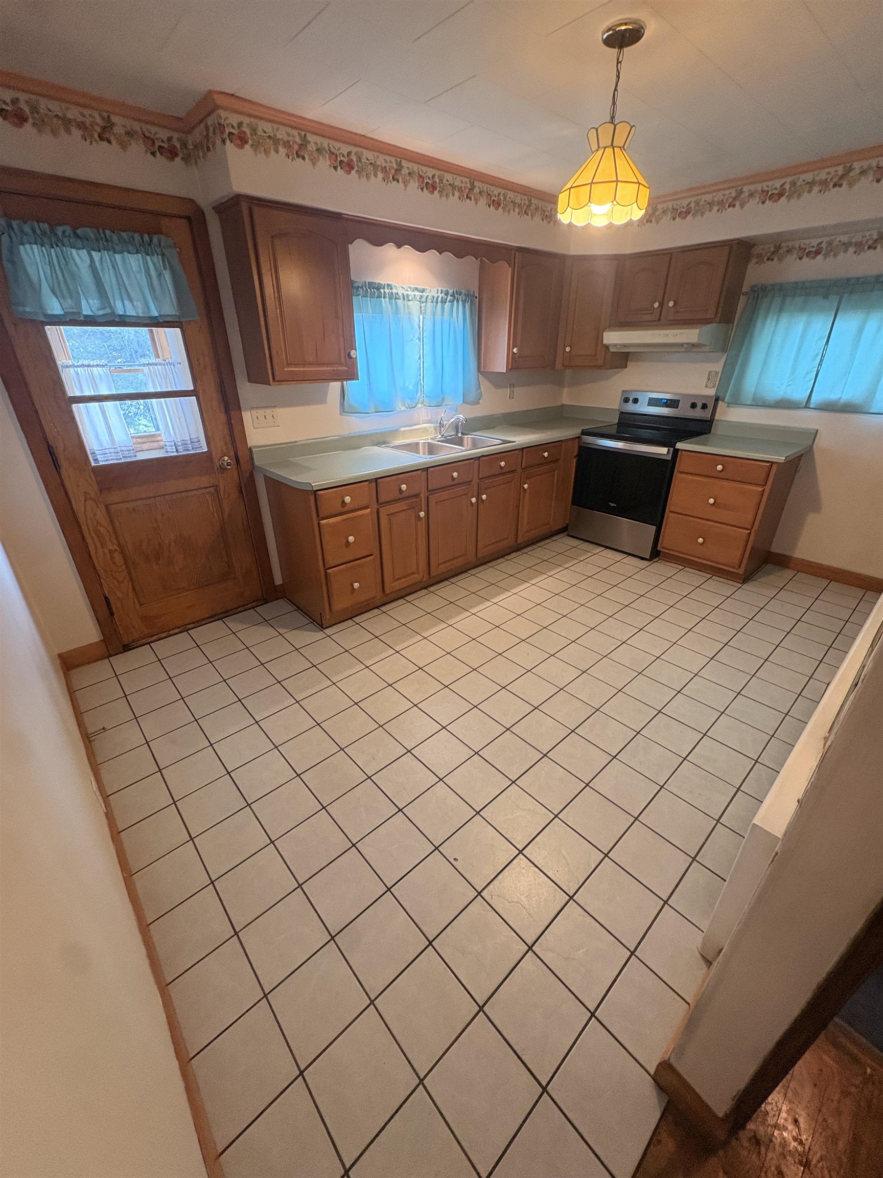 246 Bridge Street Property Photo 5
