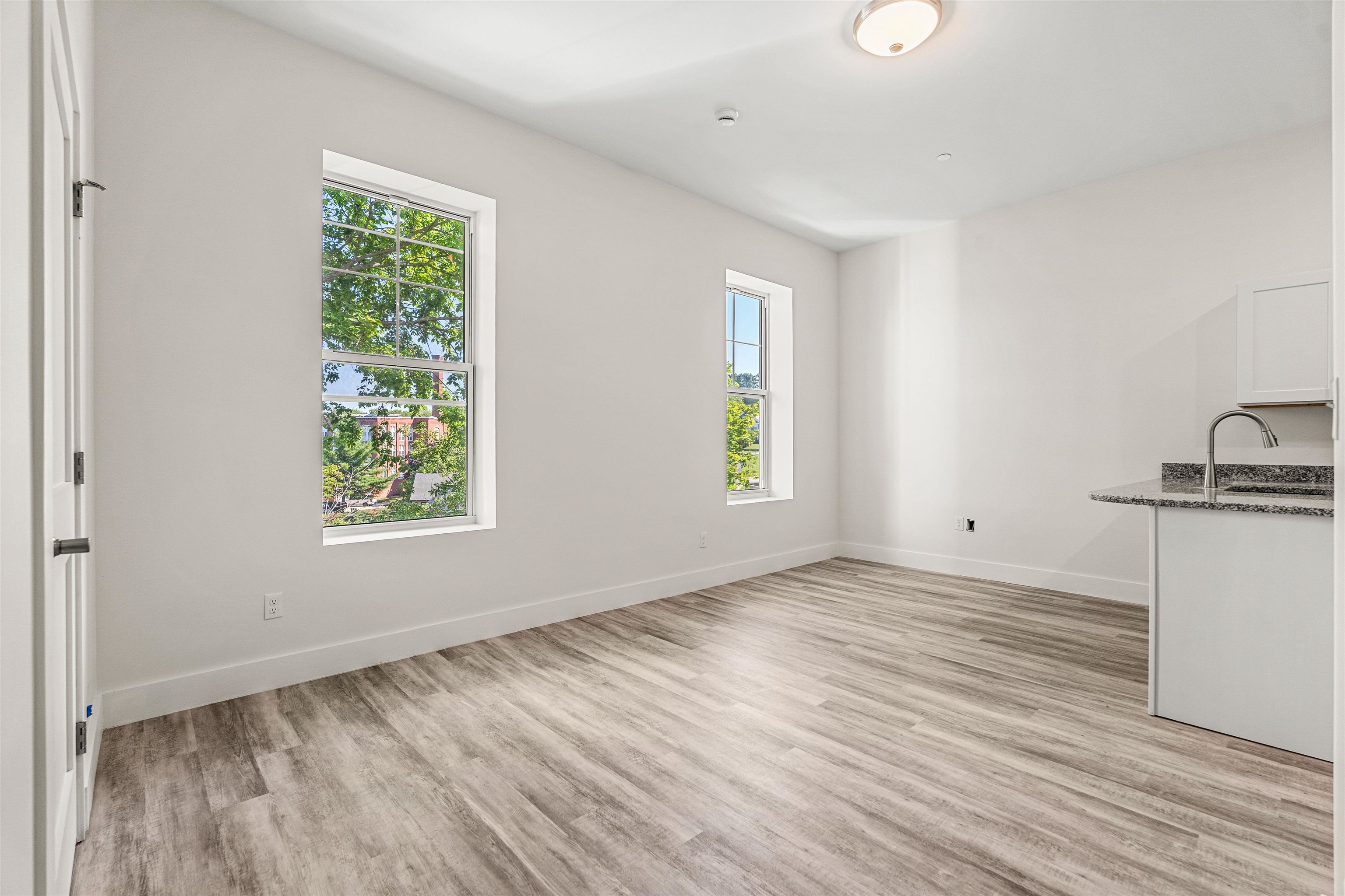 85 Water Street Property Photo 7