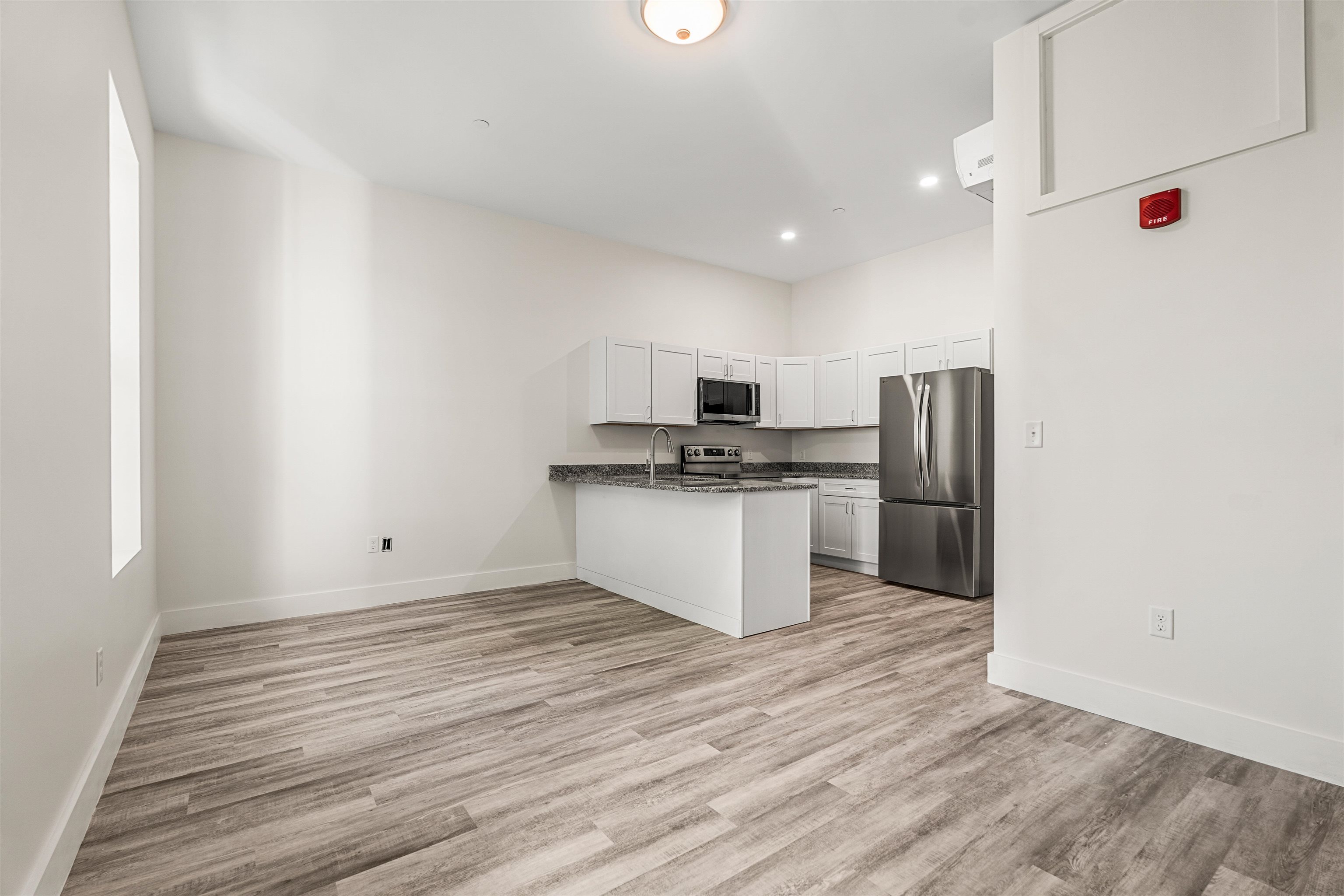 85 Water Street Property Photo 8