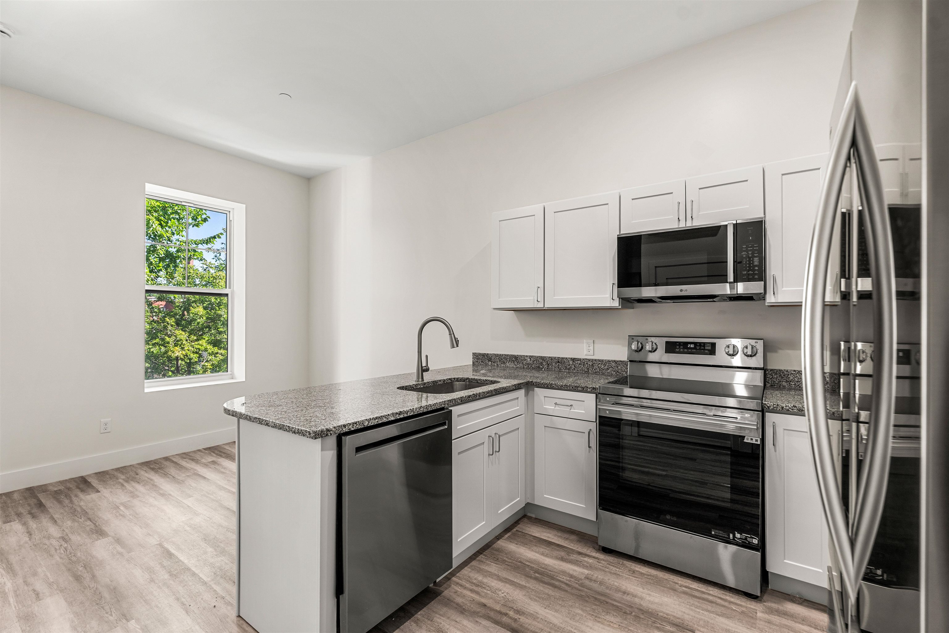 85 Water Street Property Photo 13