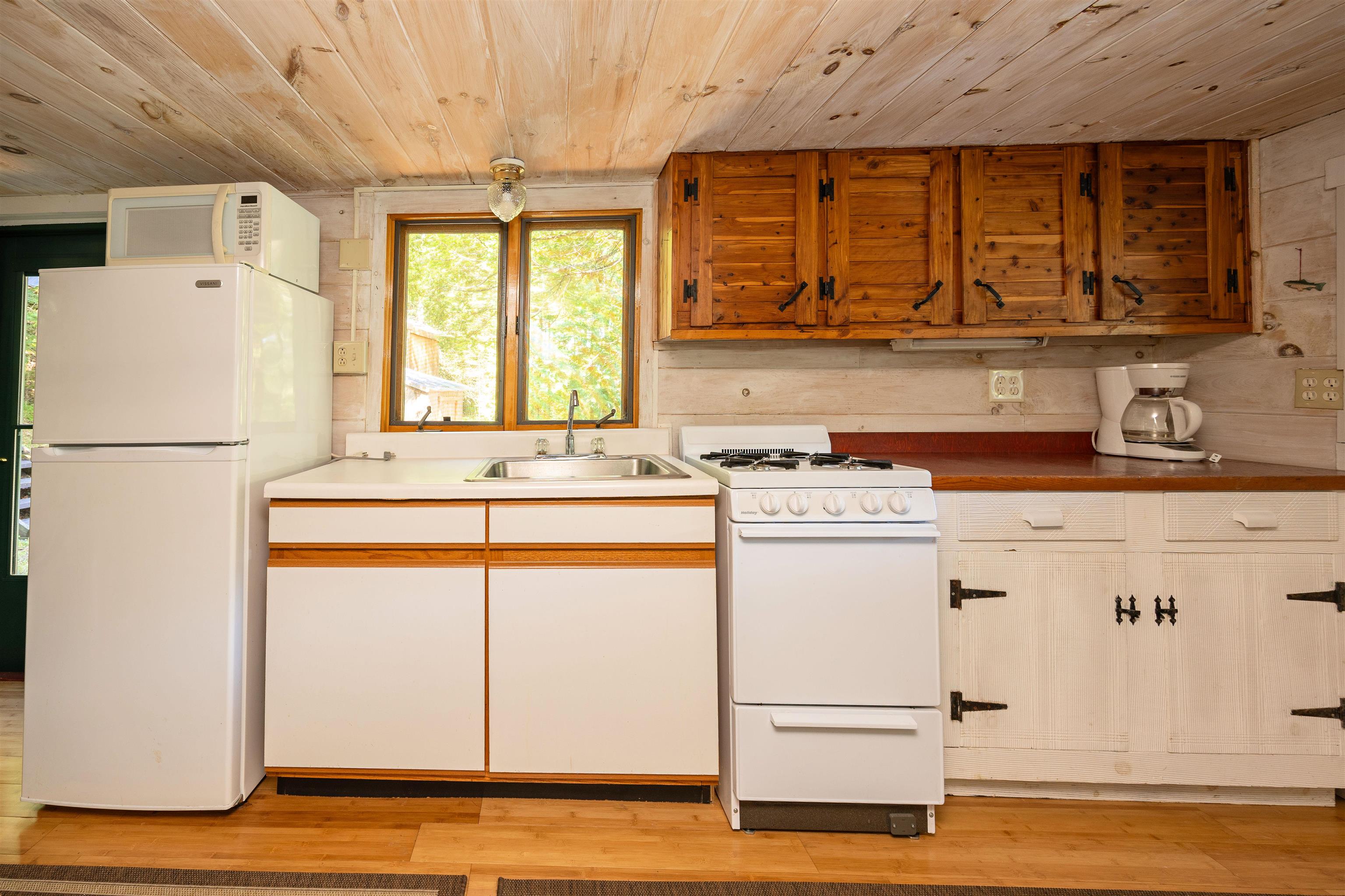 926 Center Pond Road Property Photo 14