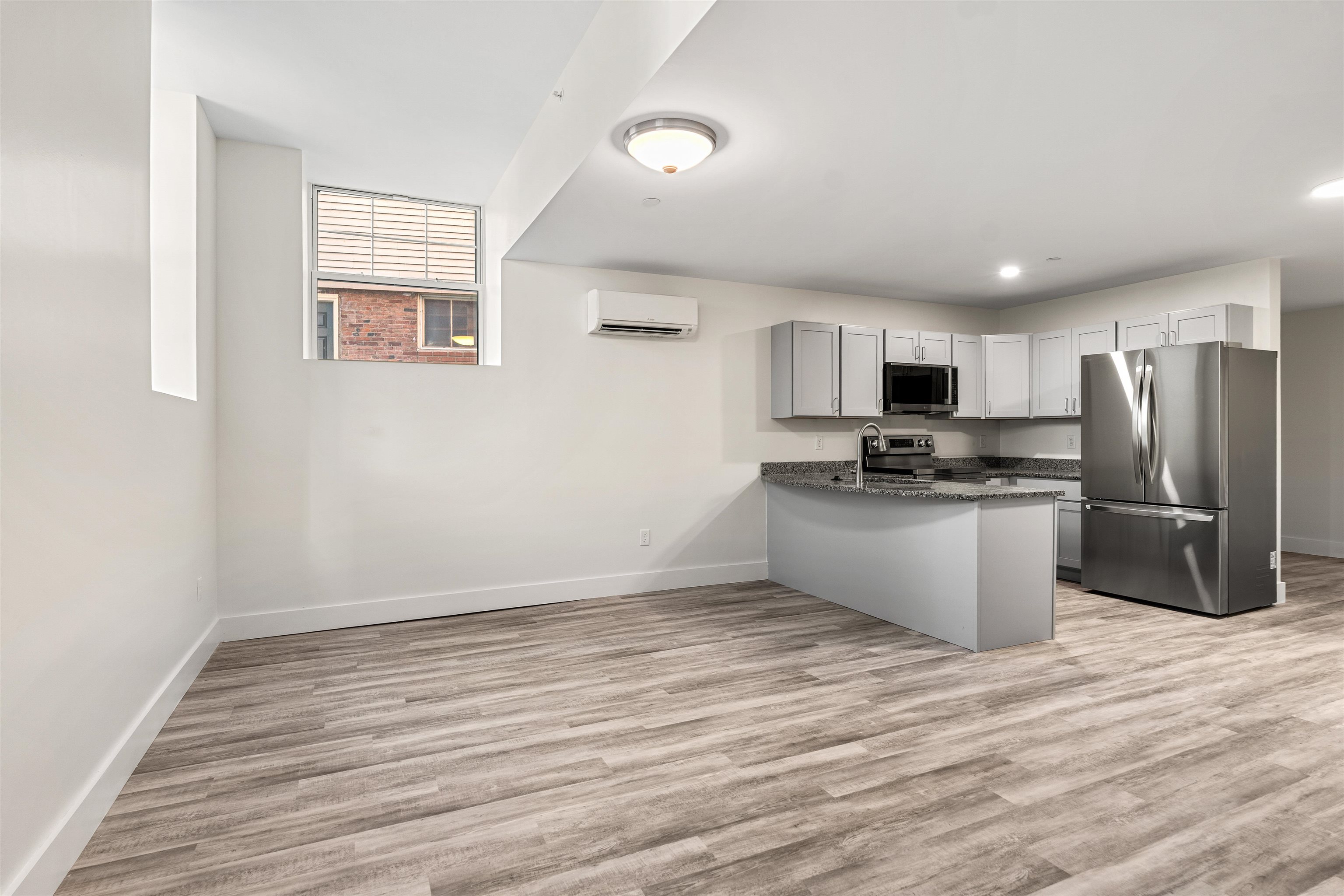 85 Water Street Property Photo 8