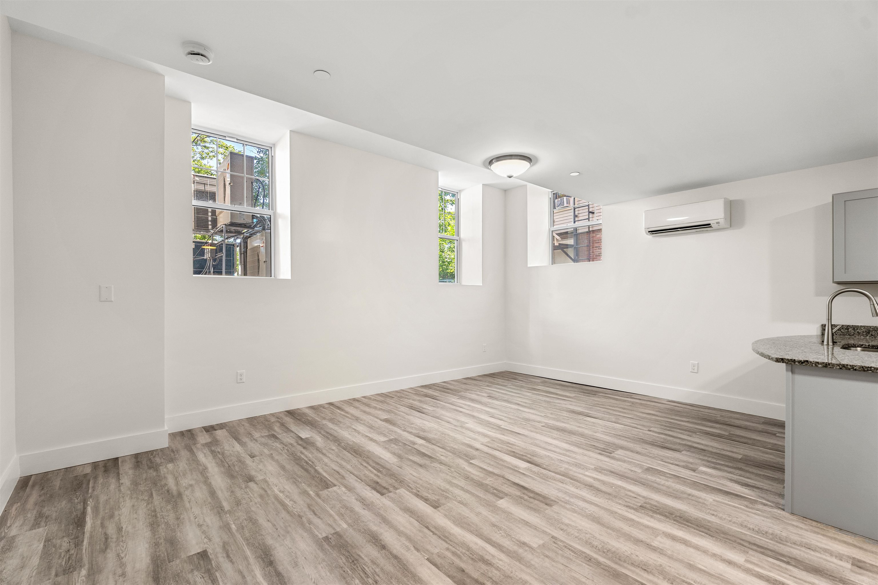 85 Water Street Property Photo 11