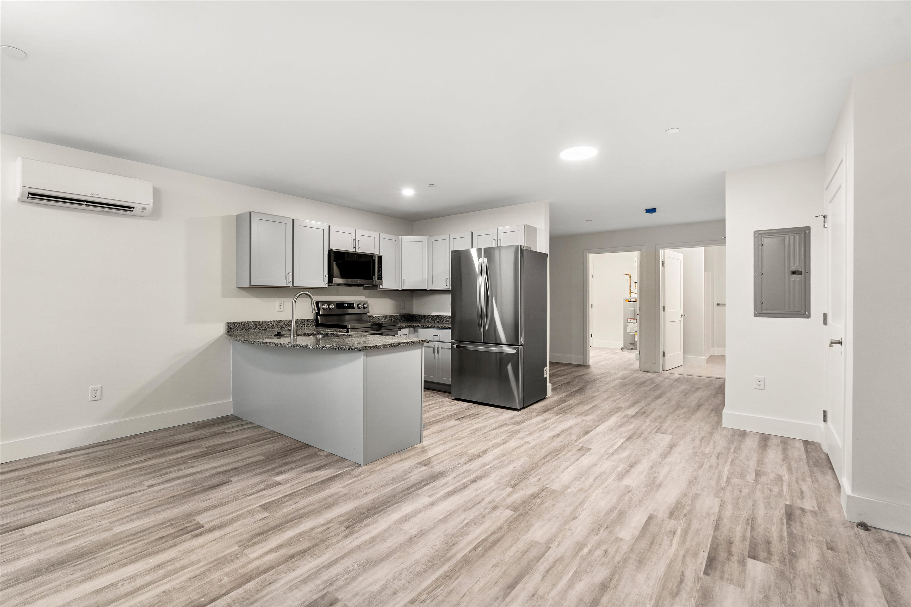 85 Water Street Property Photo 12