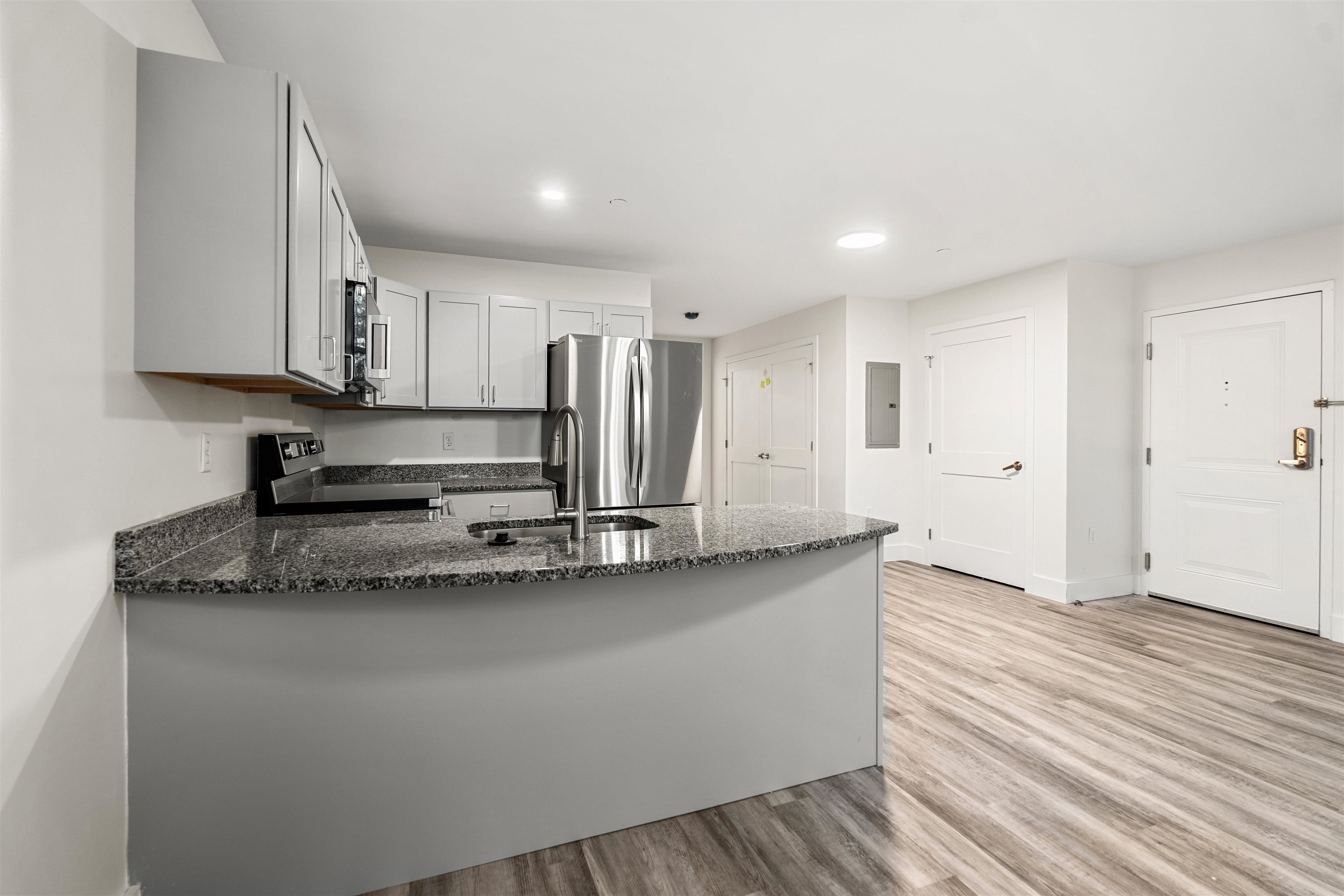 85 Water Street Property Photo 14