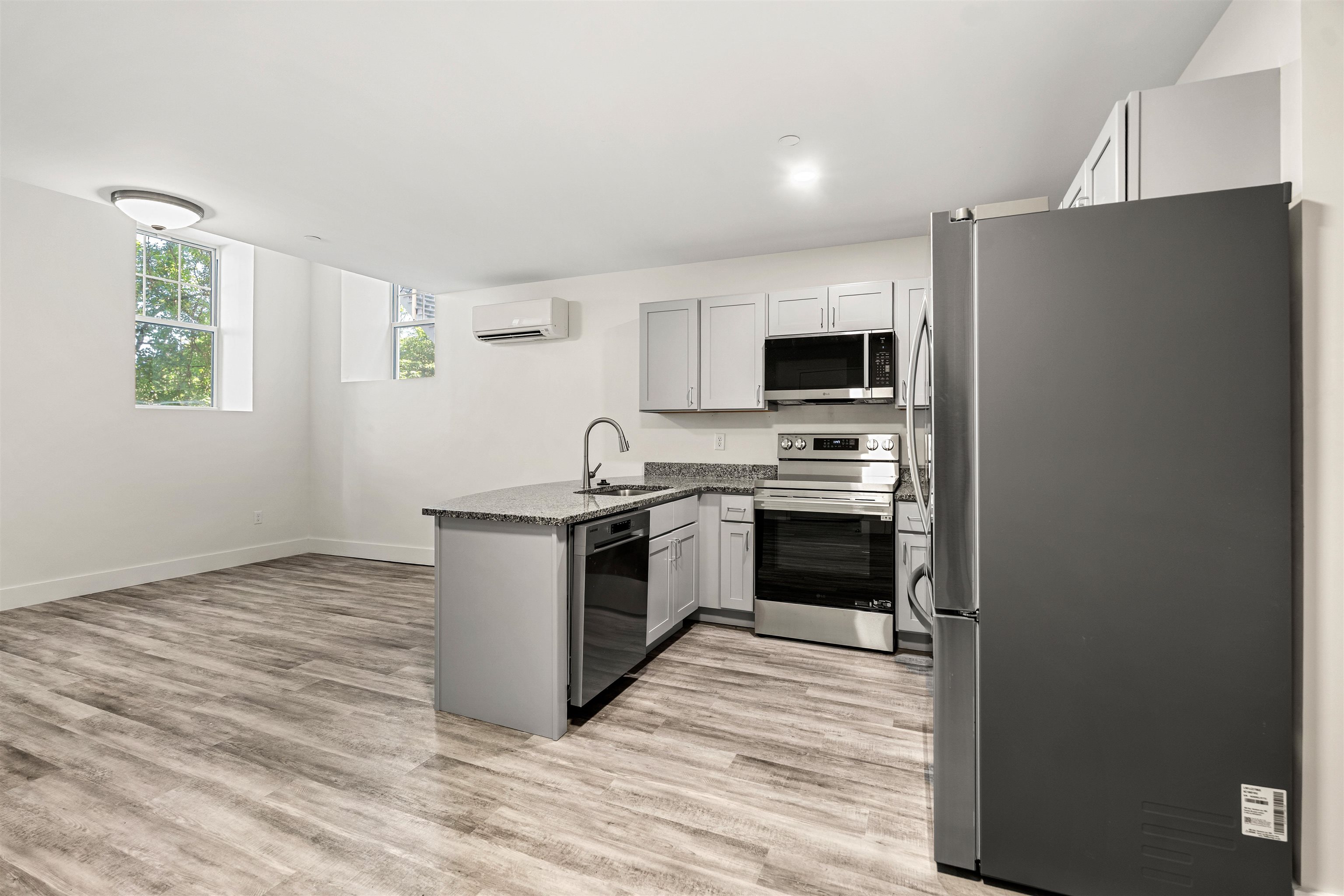 85 Water Street Property Photo 15