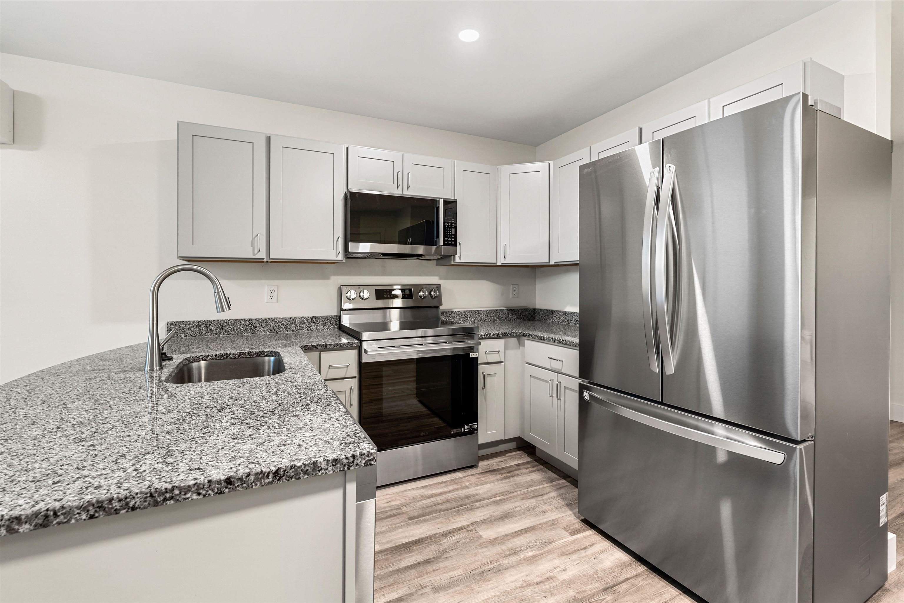 85 Water Street Property Photo 16