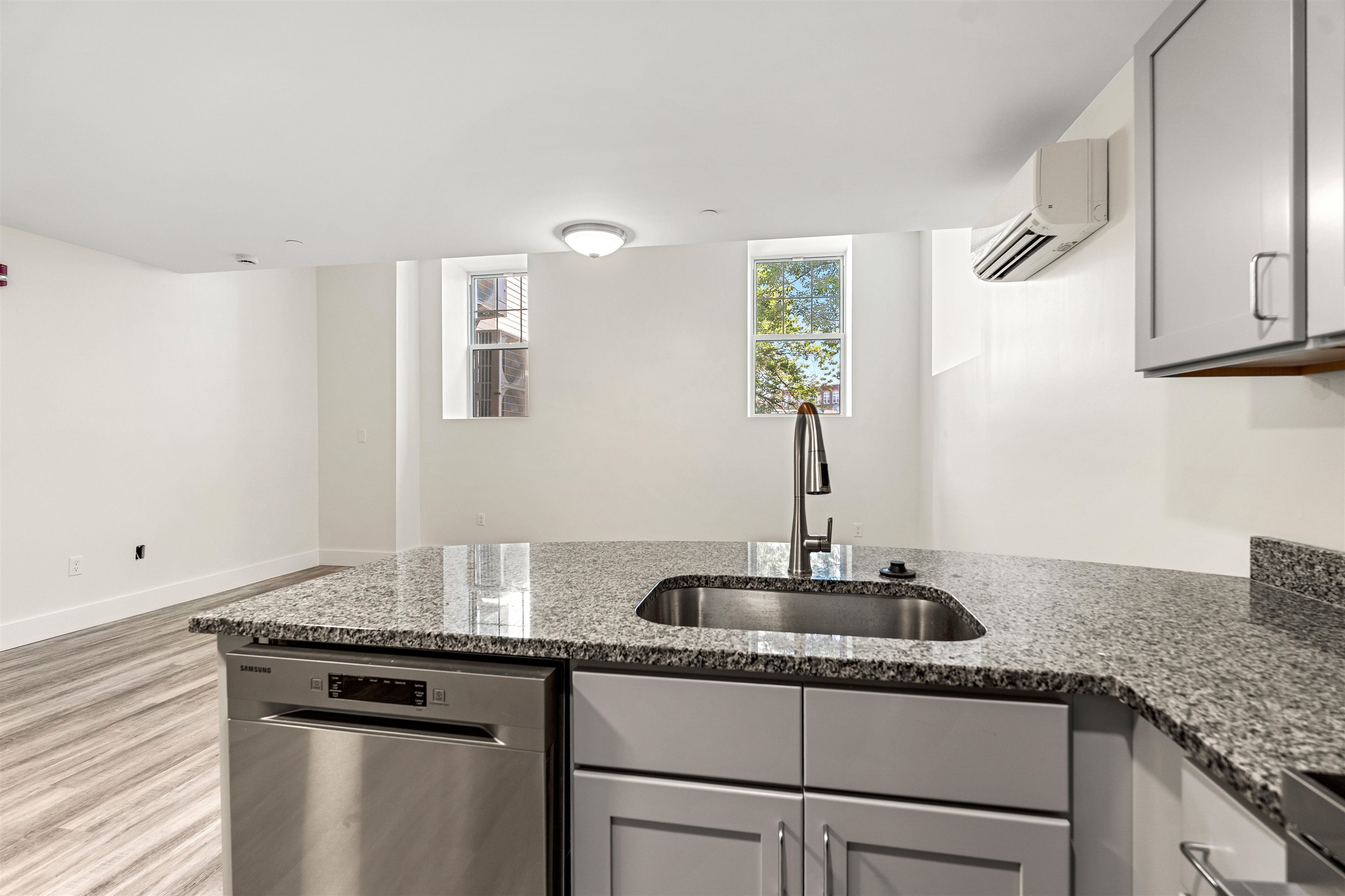 85 Water Street Property Photo 17