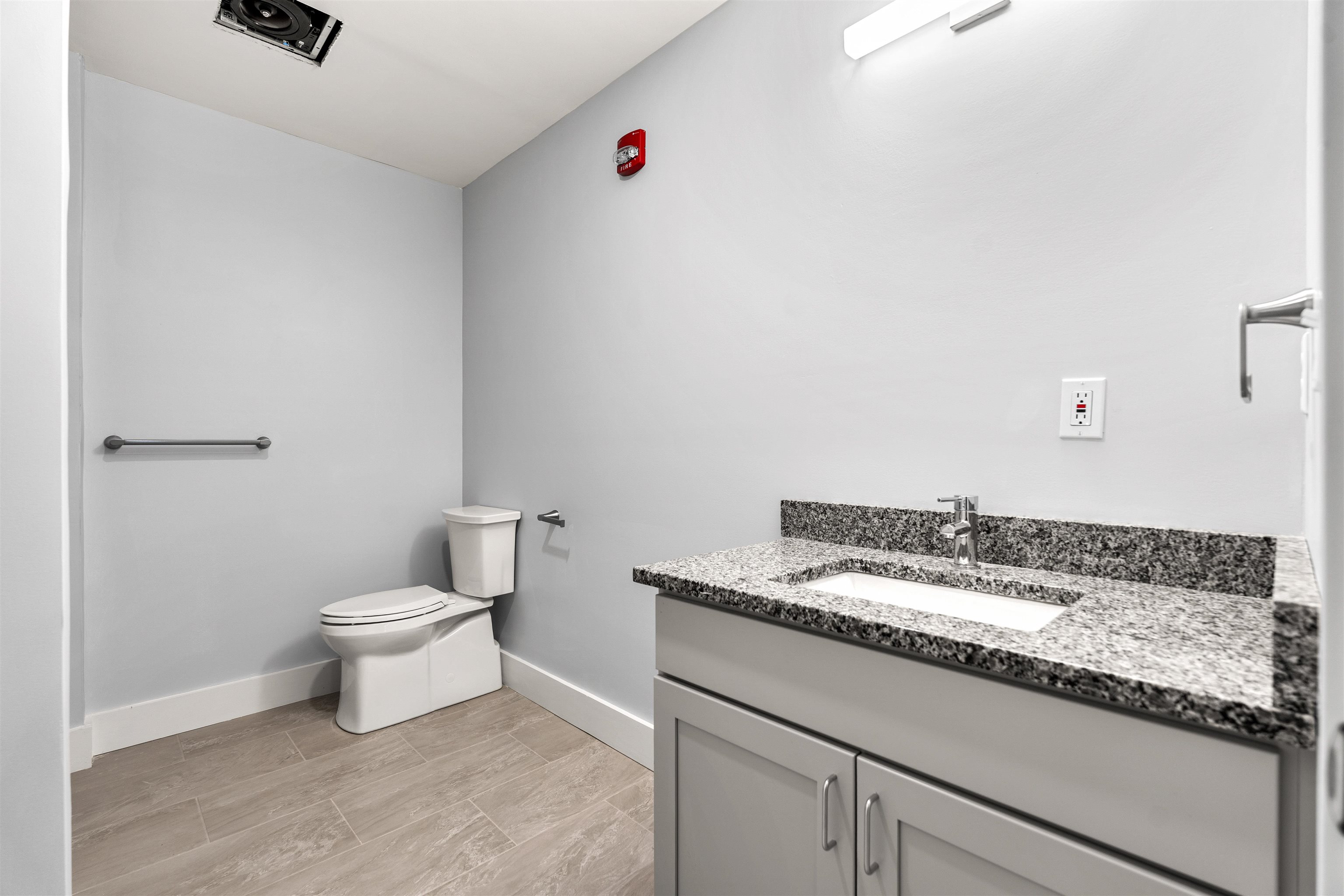 85 Water Street Property Photo 22