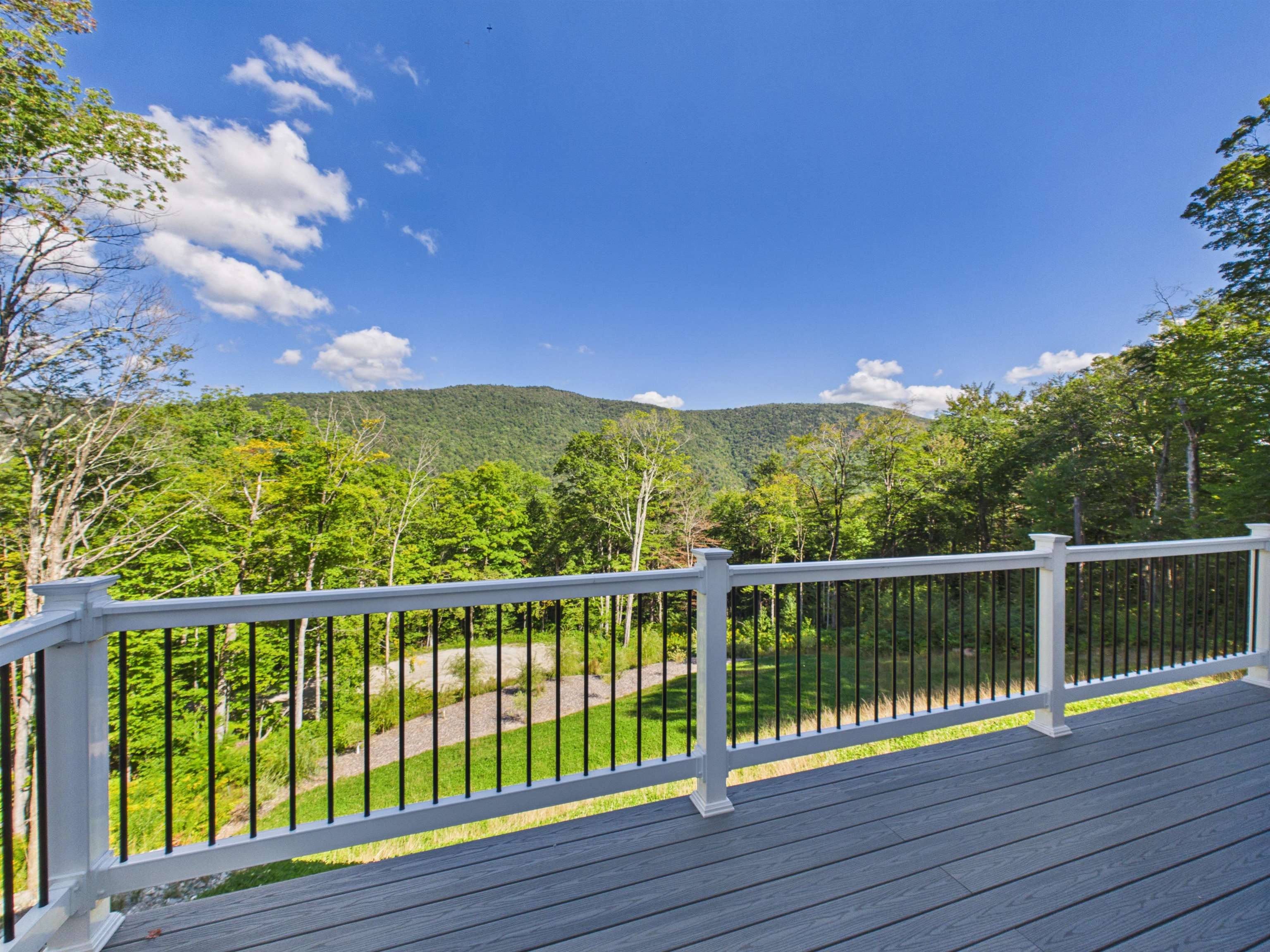 46 Deer Run Property Photo 4