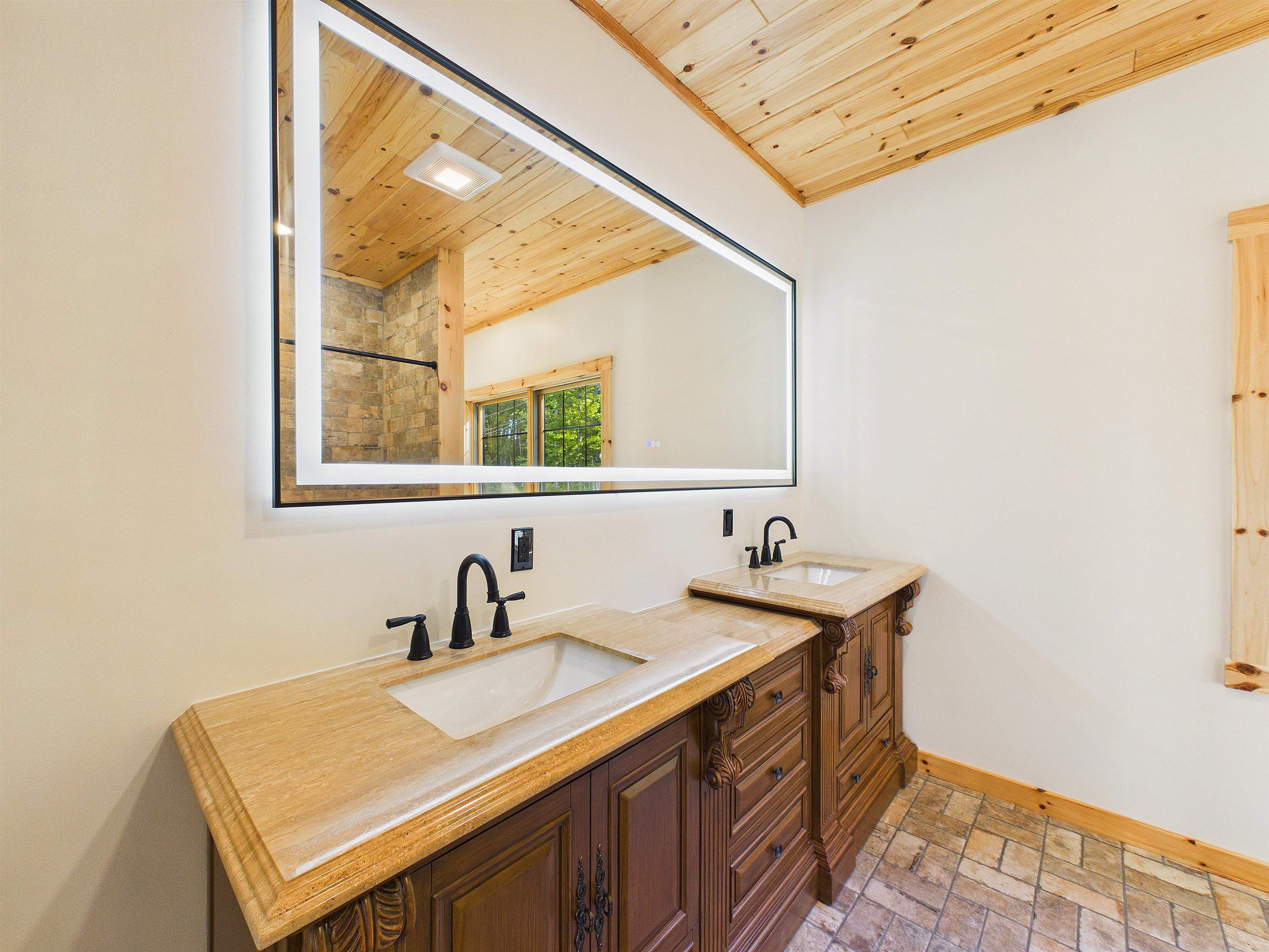 46 Deer Run Property Photo 11