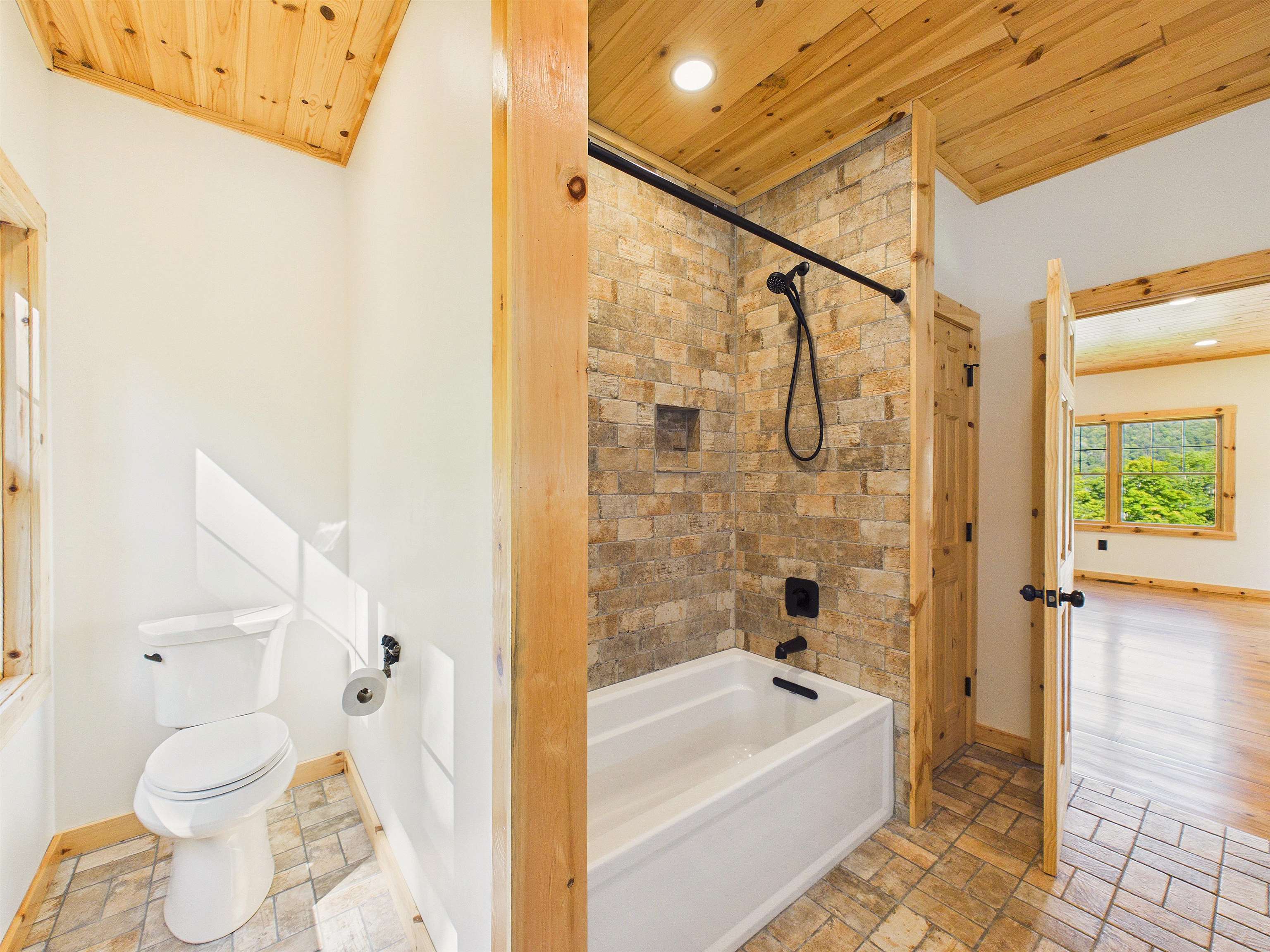 46 Deer Run Property Photo 12