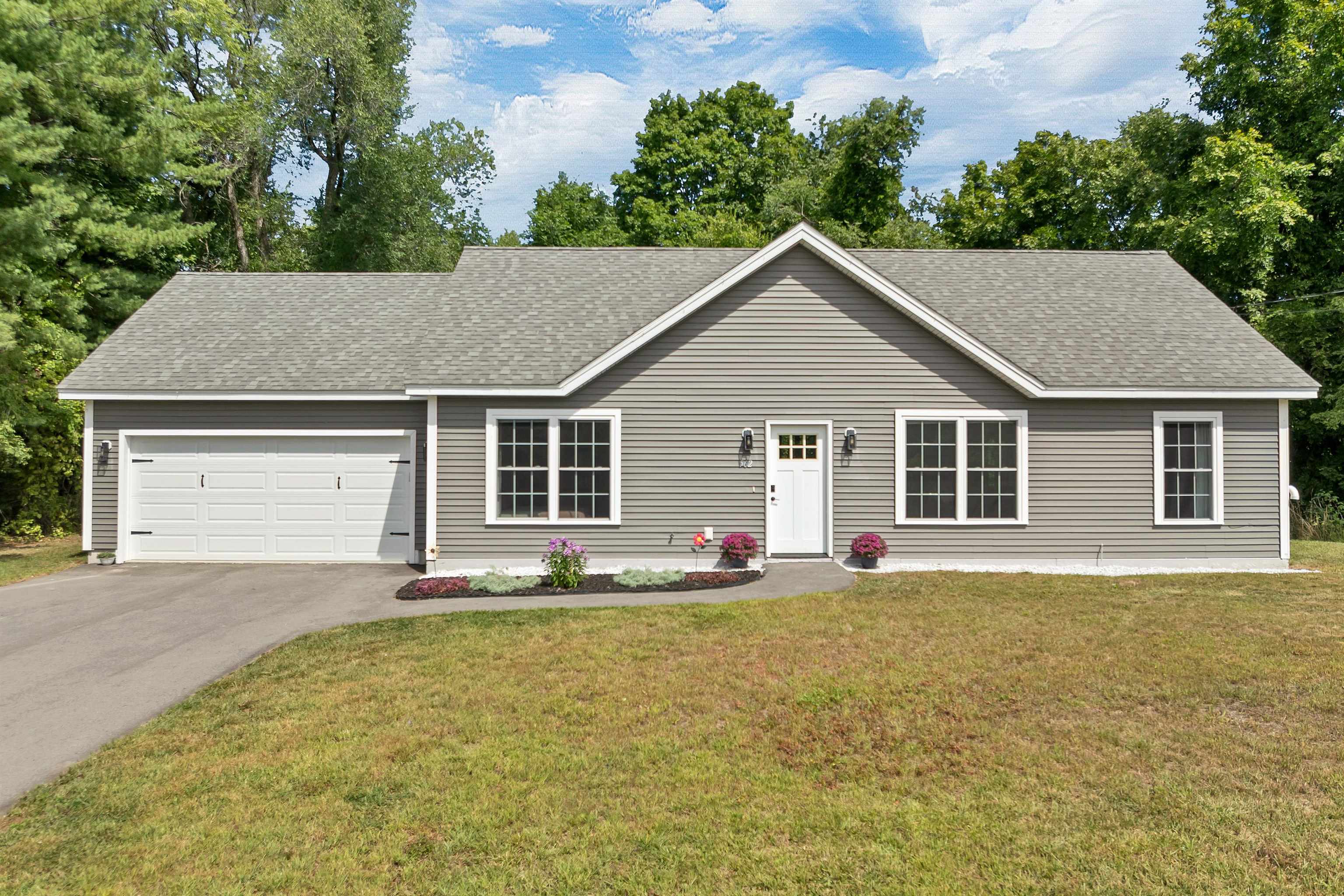 562 Pickering Road Property Photo 1