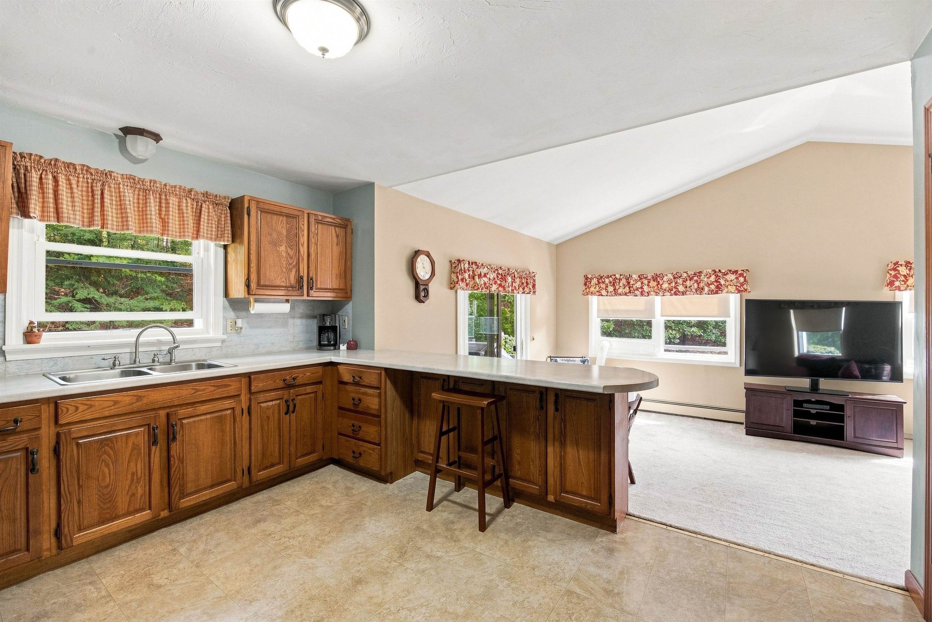 8 Hollow Road Property Photo 10