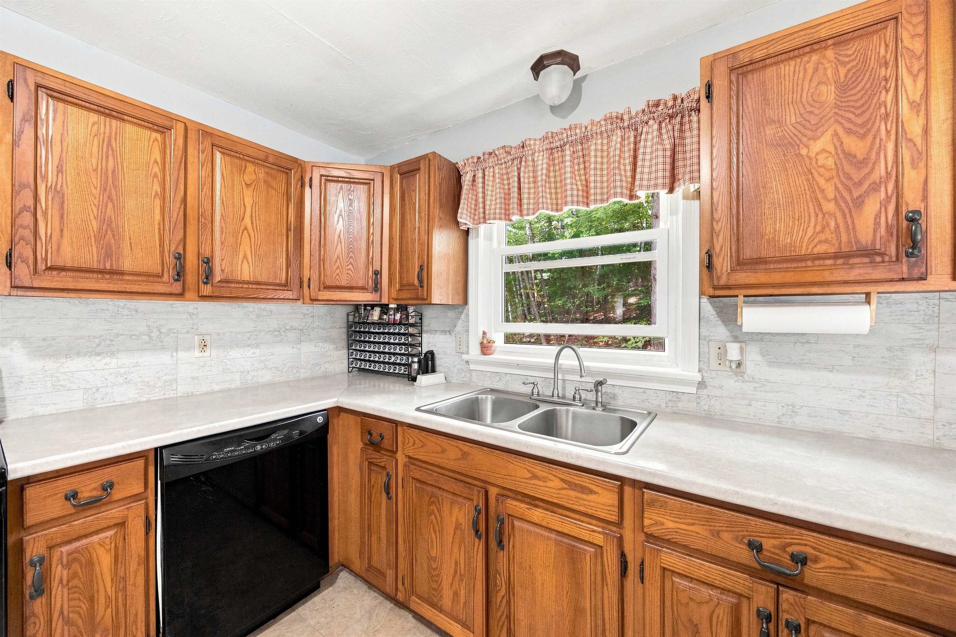 8 Hollow Road Property Photo 13