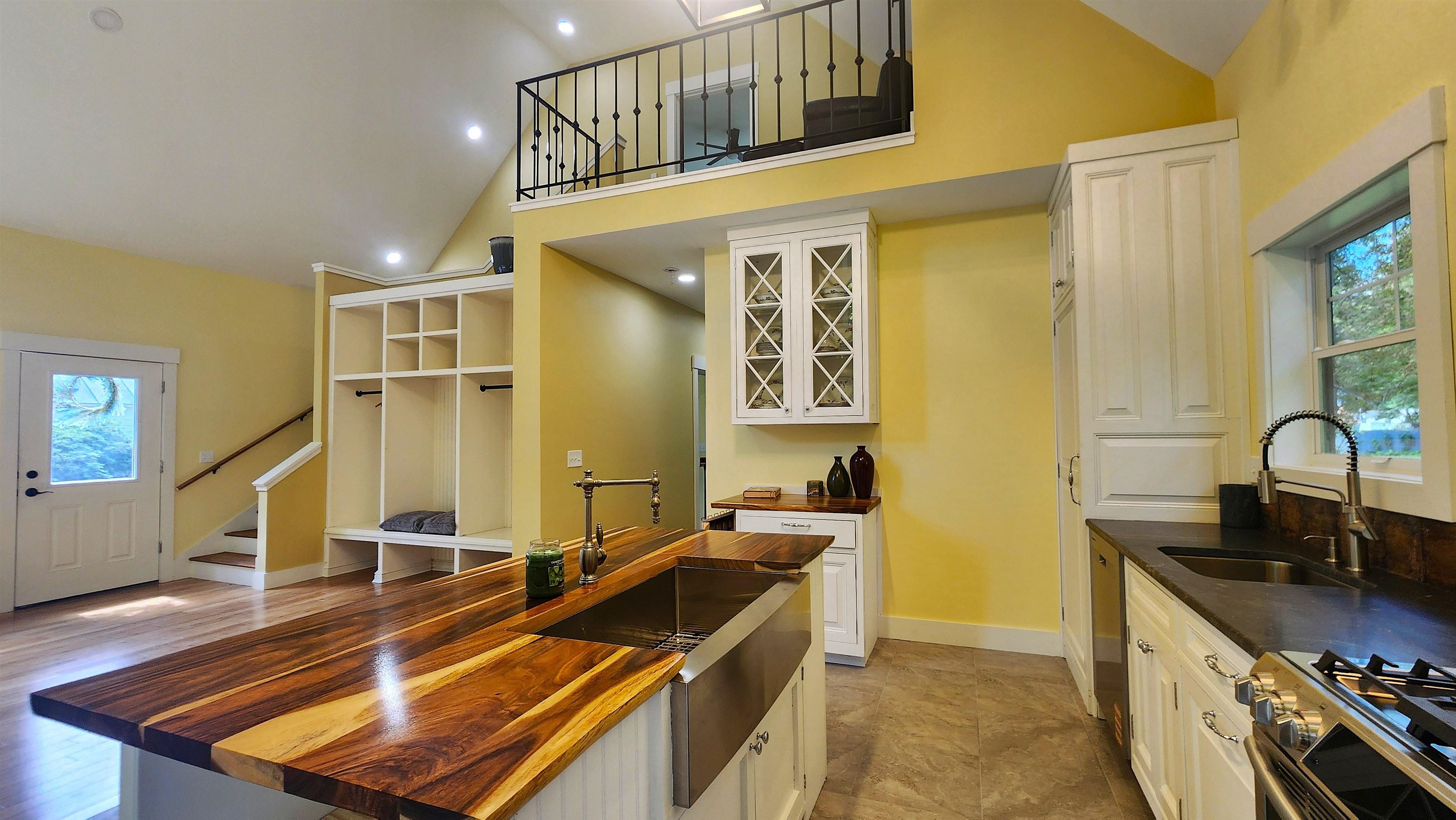 188 Wall Street Property Photo 12