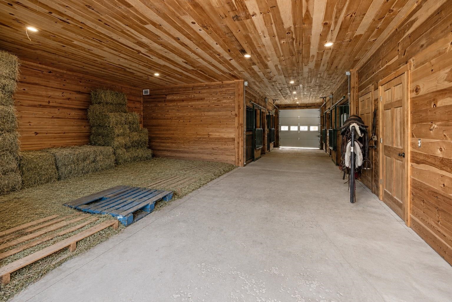 93 Elizabeth Court Property Photo 45