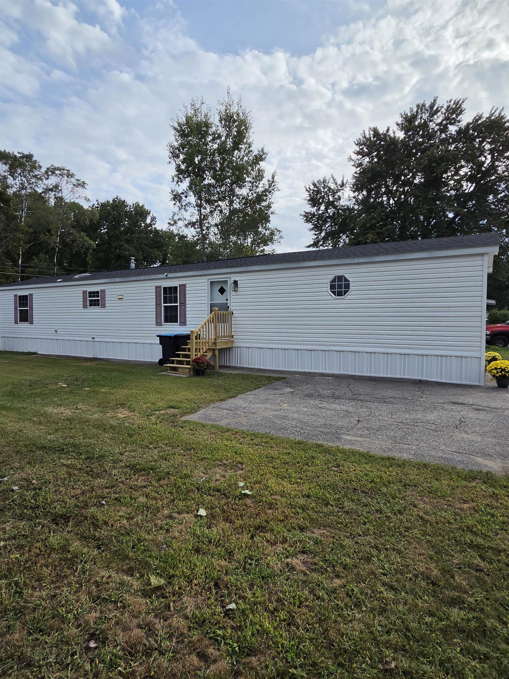 26 Longmeadow Drive Property Photo 4