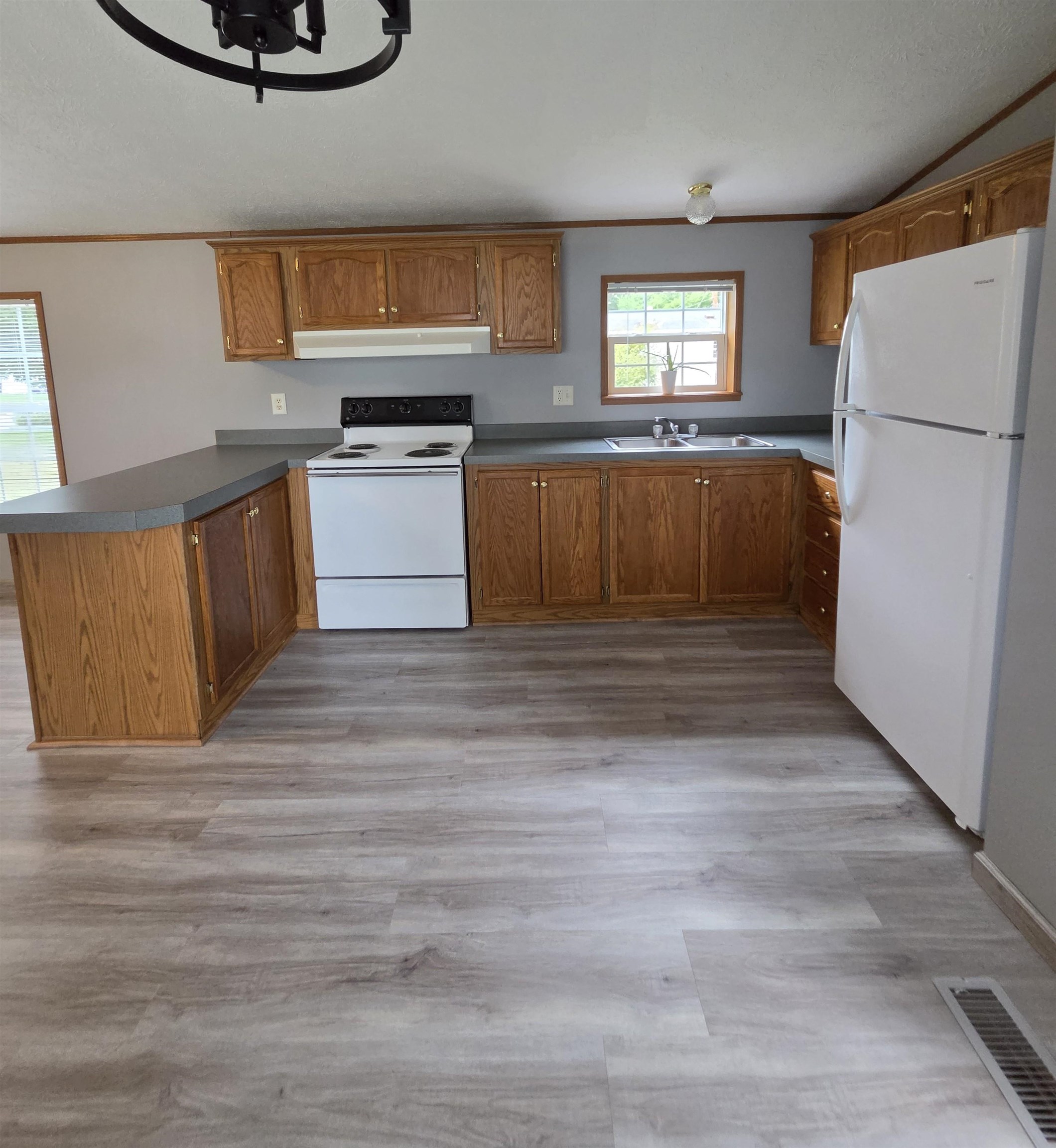26 Longmeadow Drive Property Photo 11