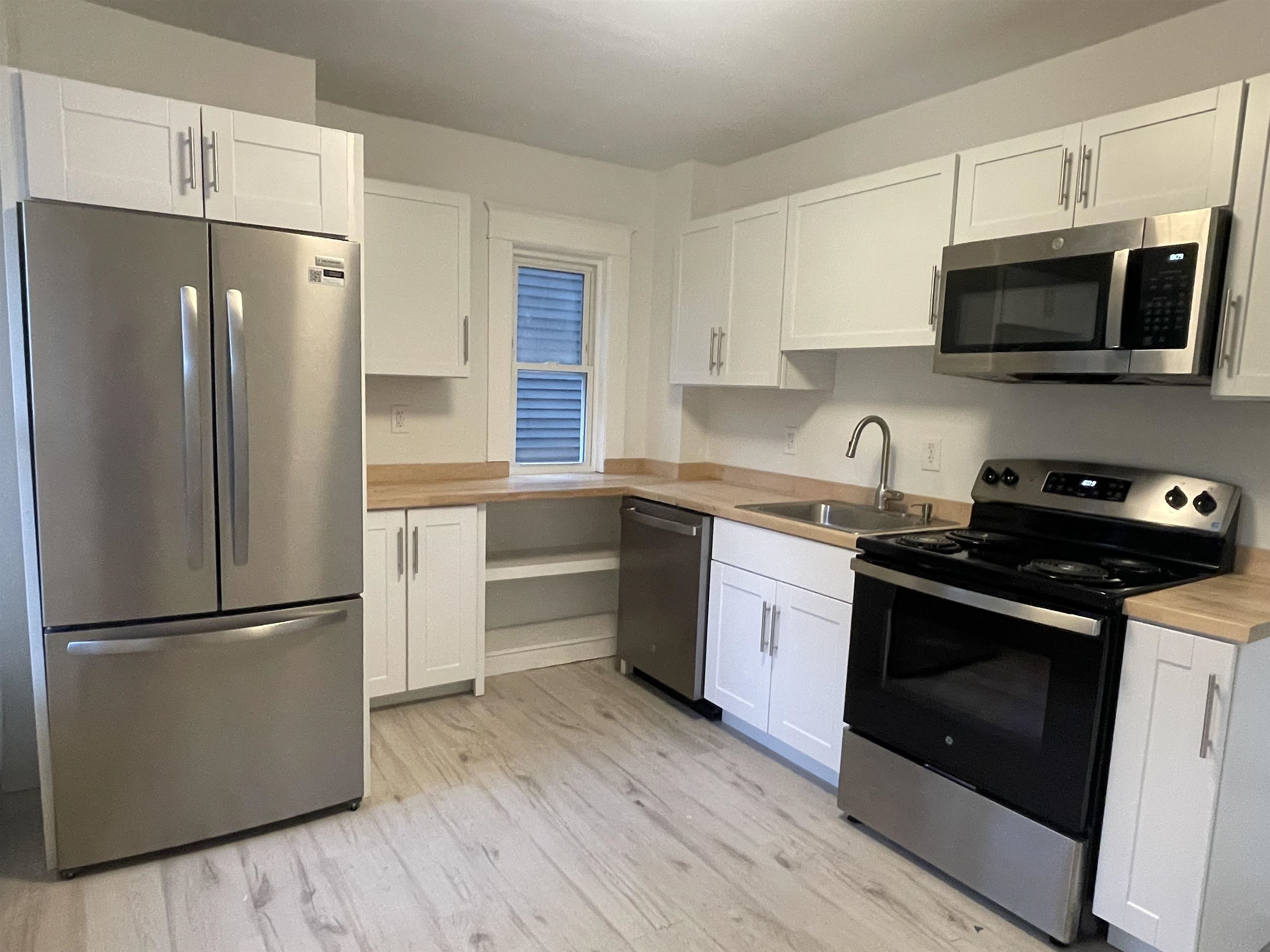 81 Gilford Avenue Property Photo 3