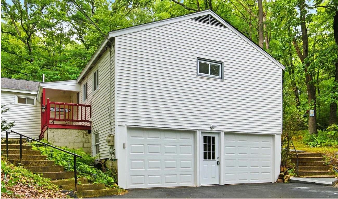 182 Buck Street Property Photo 2