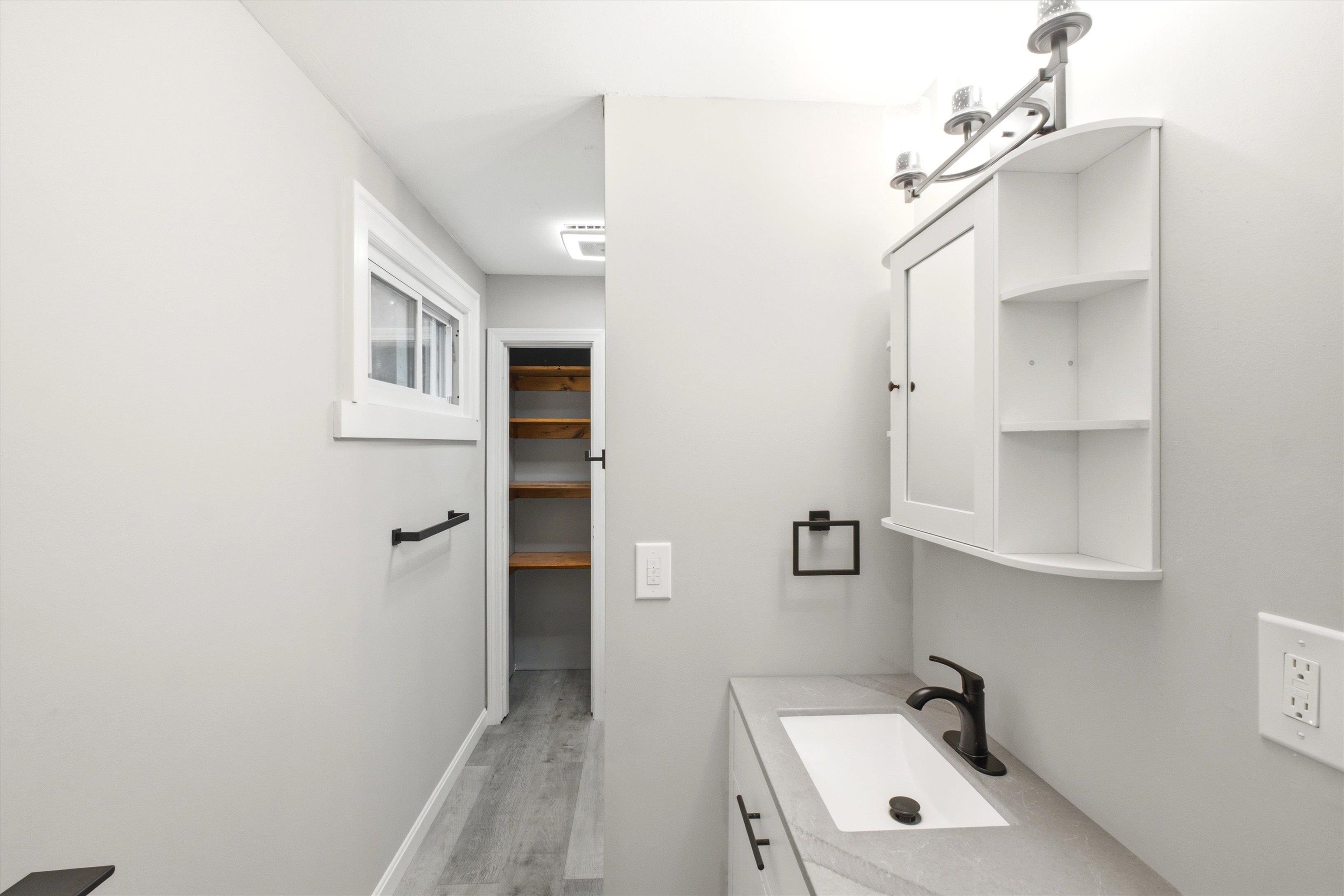 182 Buck Street Property Photo 9