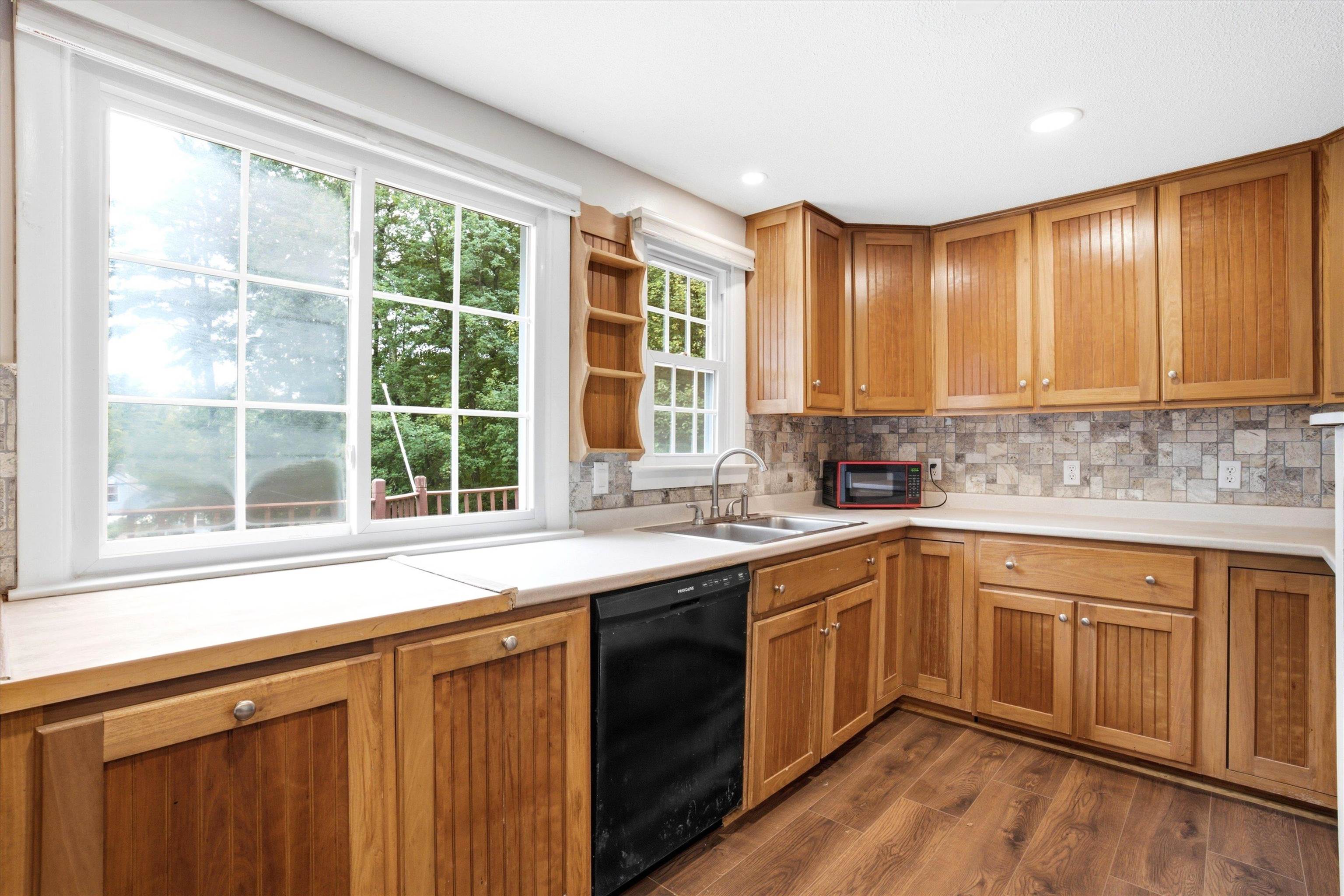 182 Buck Street Property Photo 34