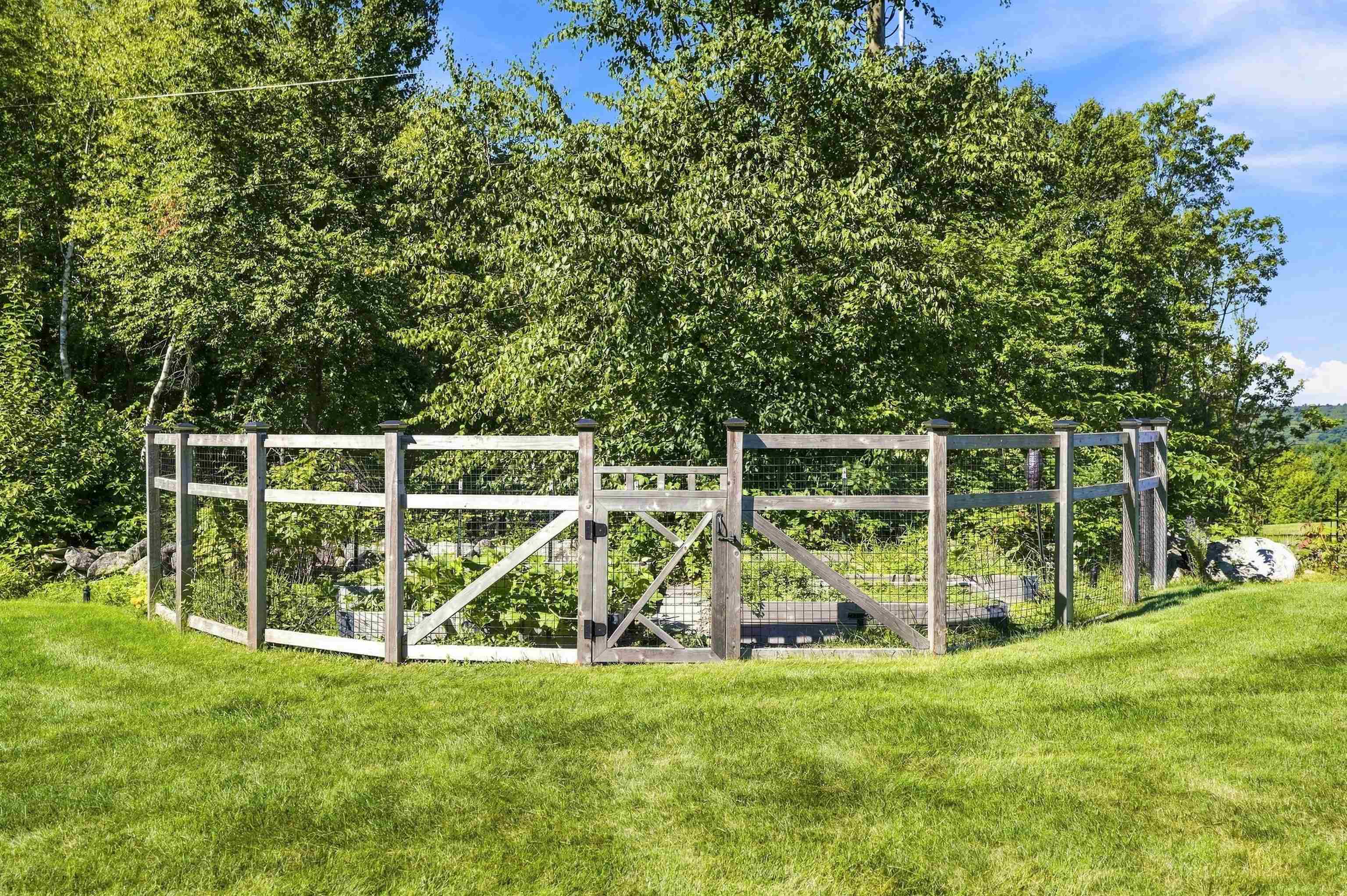 9 Audley Divide Property Photo 28