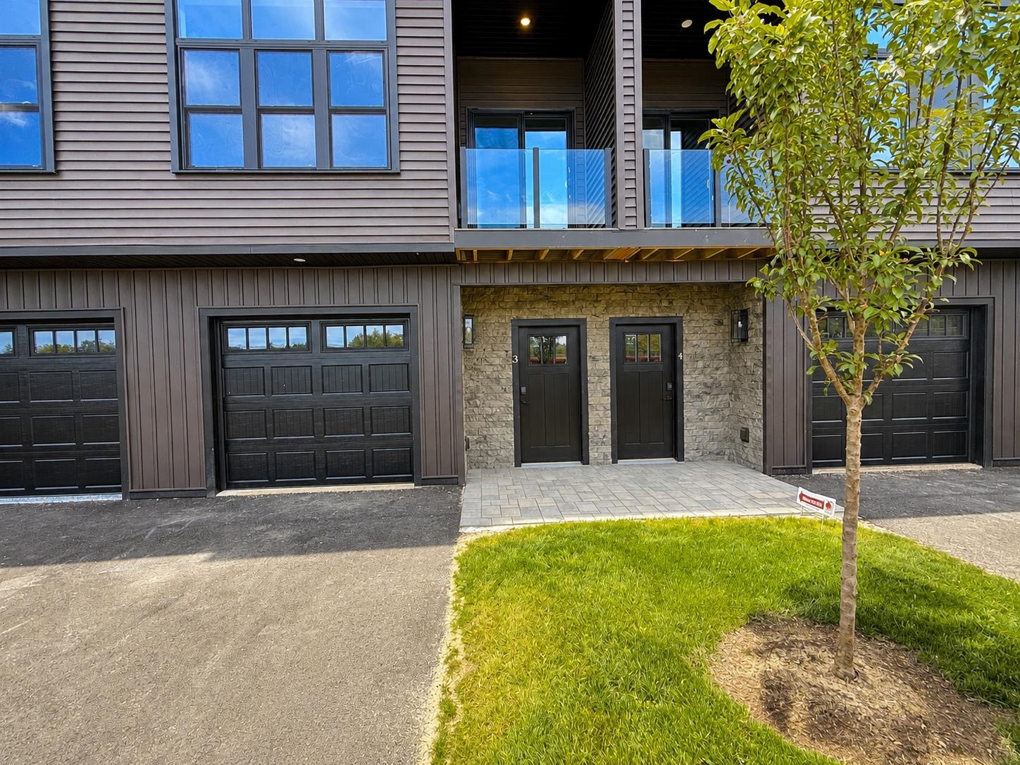 12 Cobblestone Court Property Photo 1