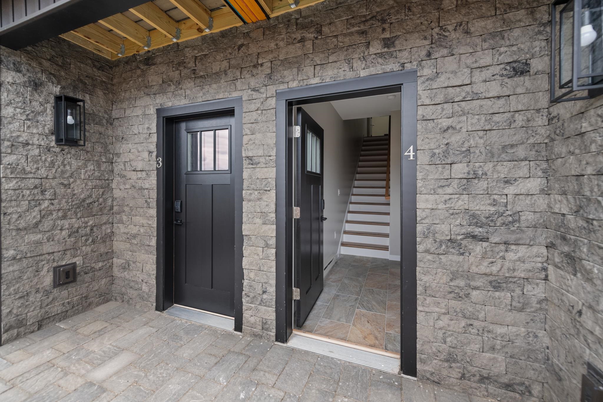 12 Cobblestone Court Property Photo 2