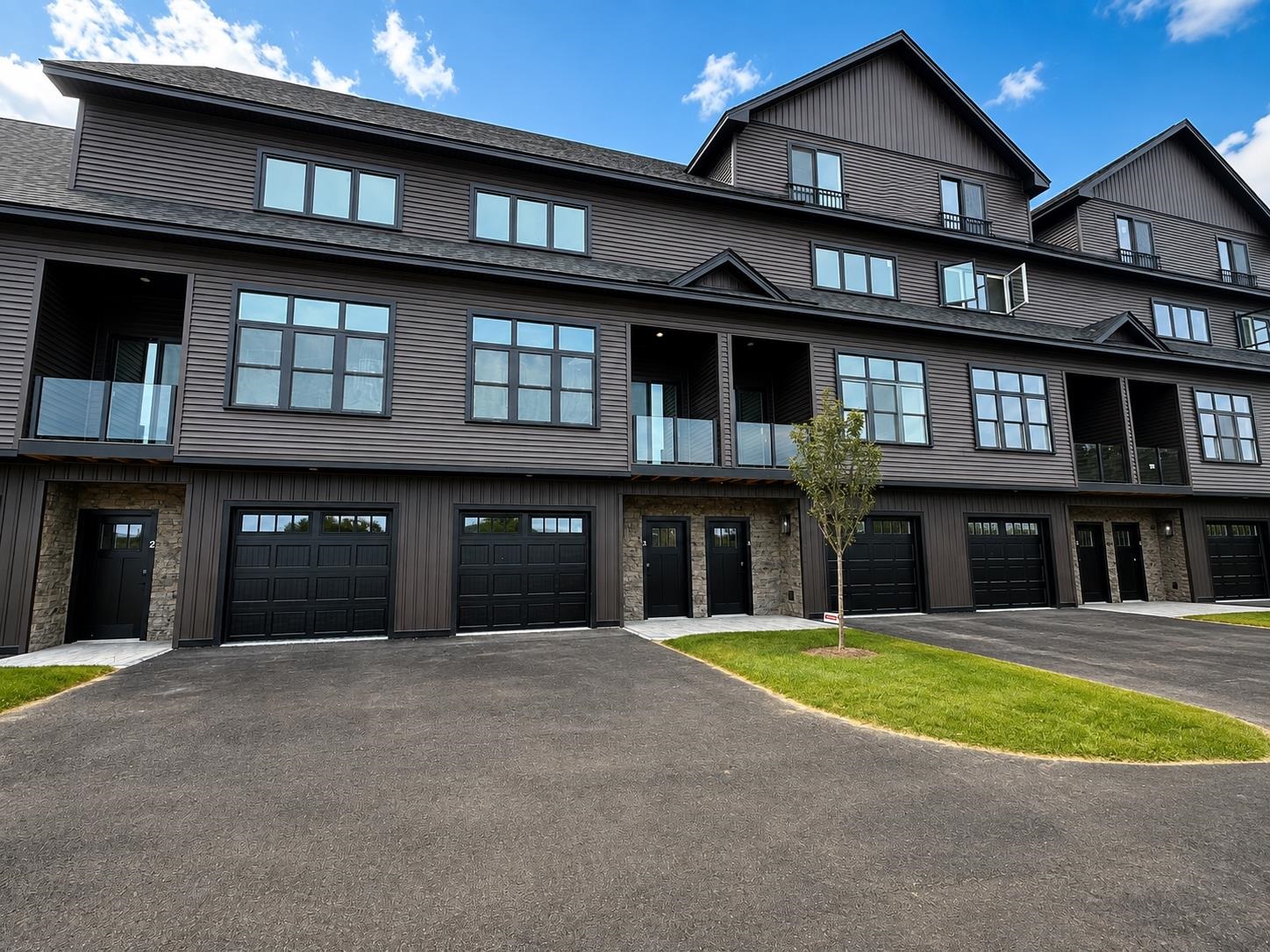 12 Cobblestone Court Property Photo 3