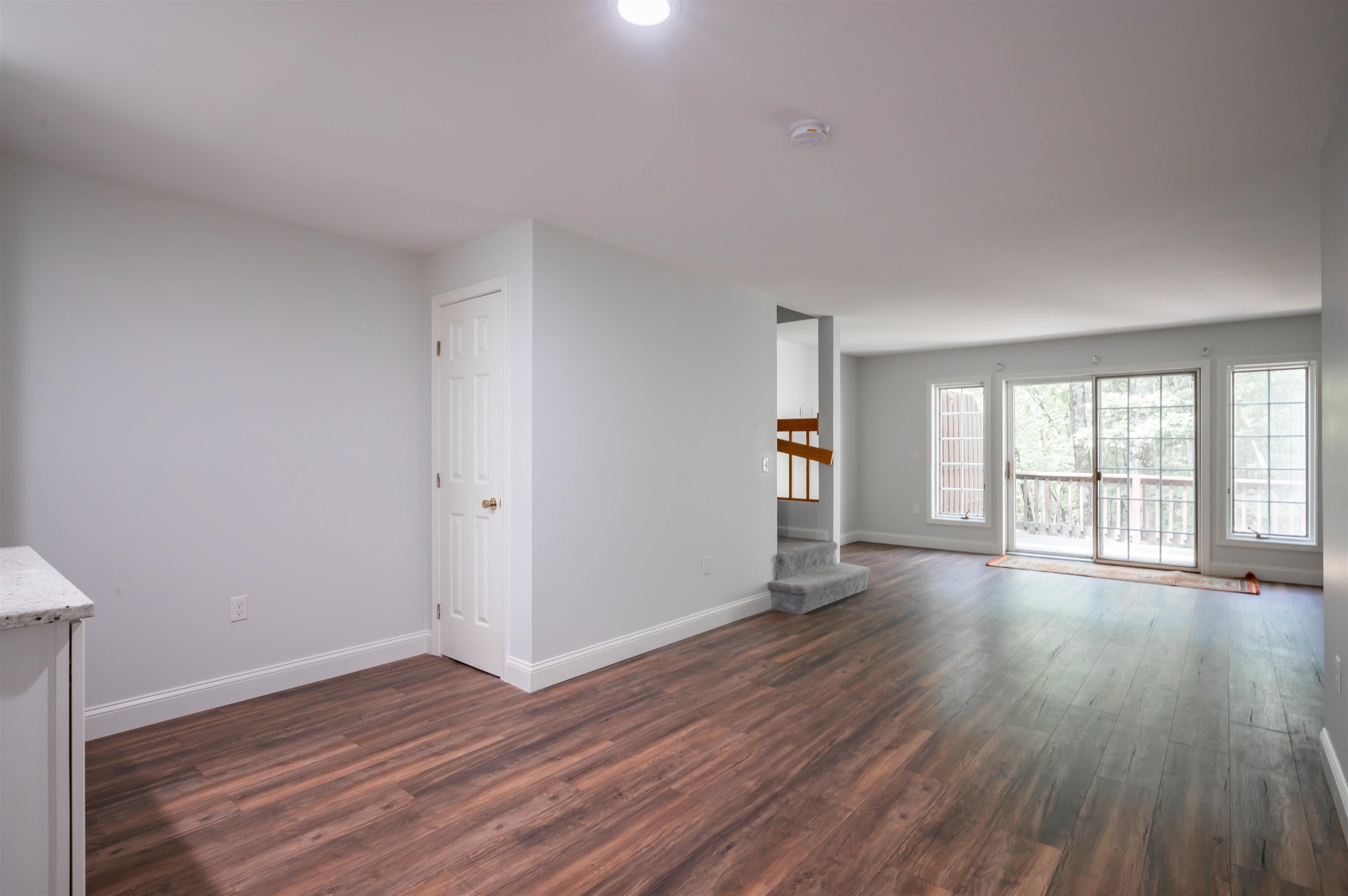 1465 Hooksett Road Property Photo 4