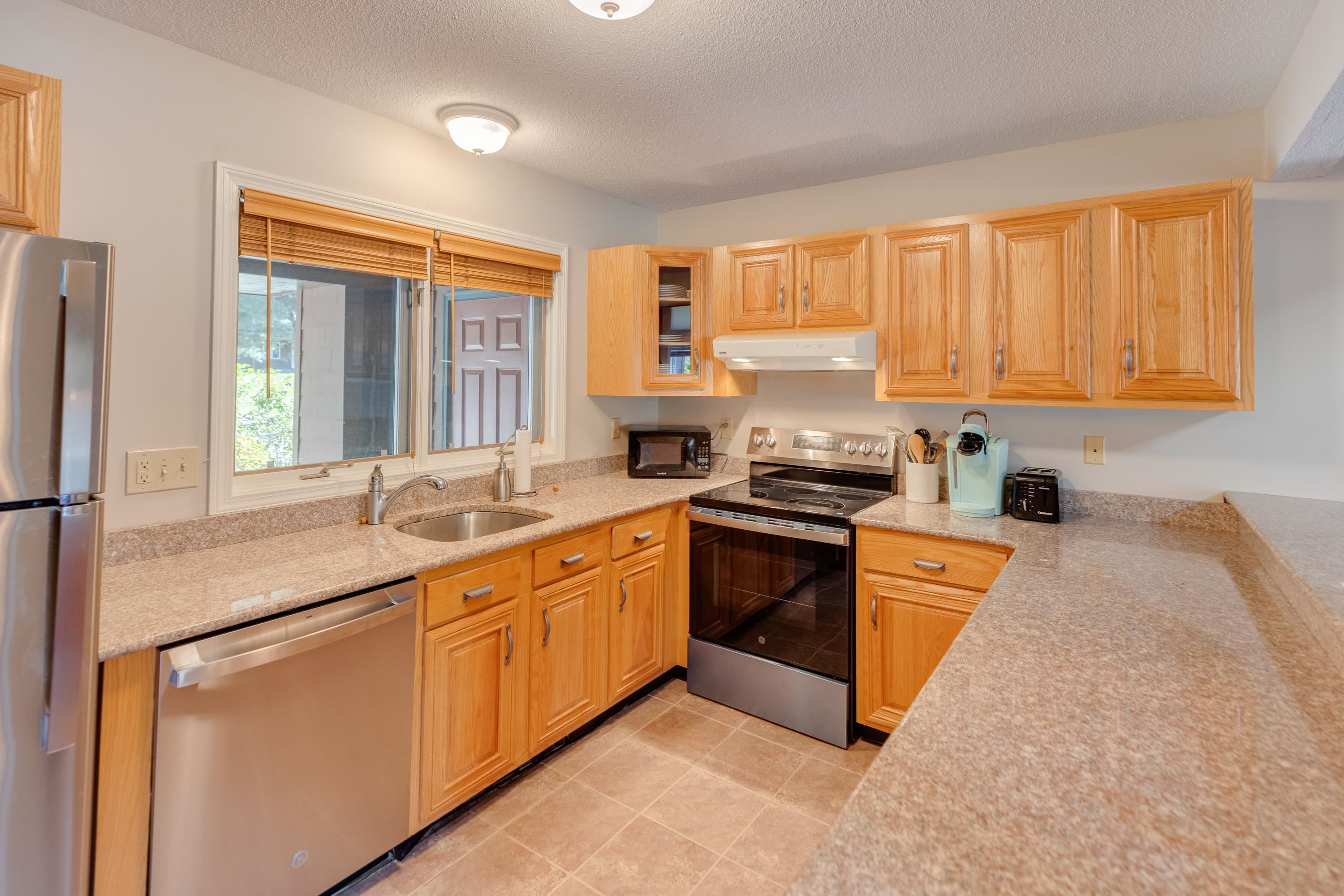 18 Ridge Drive C Property Photo 7