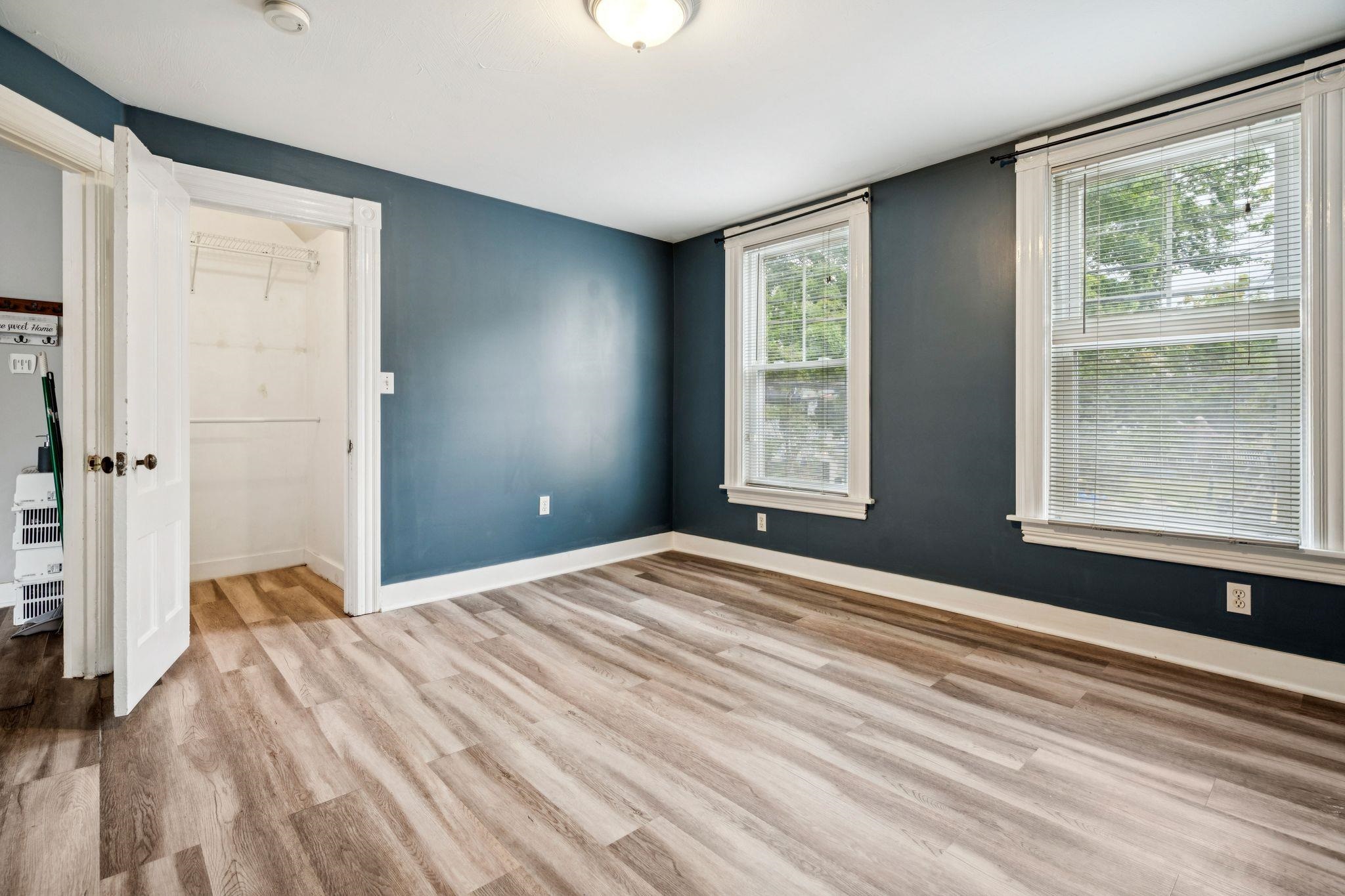 463 Lake Avenue Property Photo 9