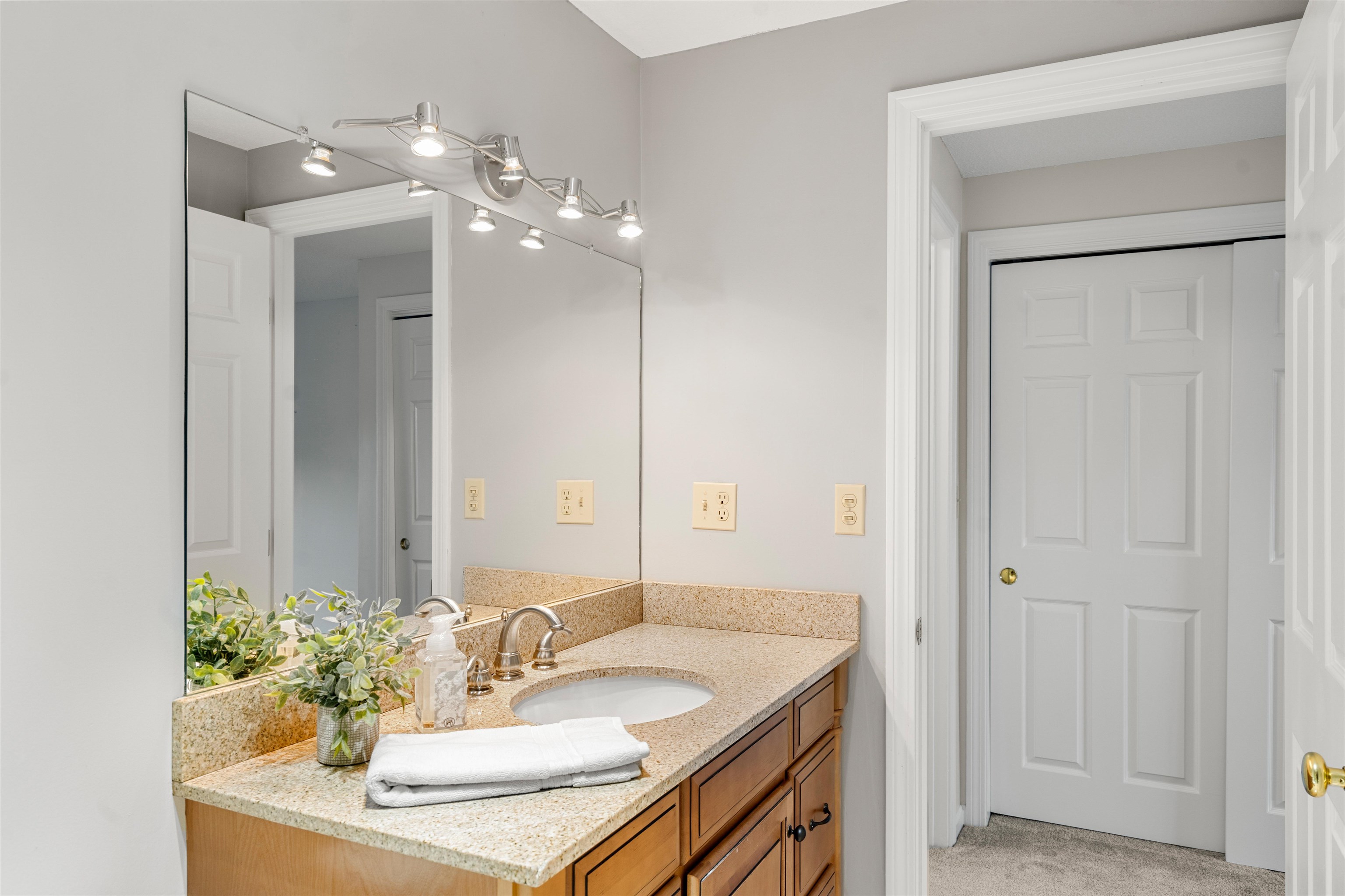 33 Walden Pond Drive Property Photo 40