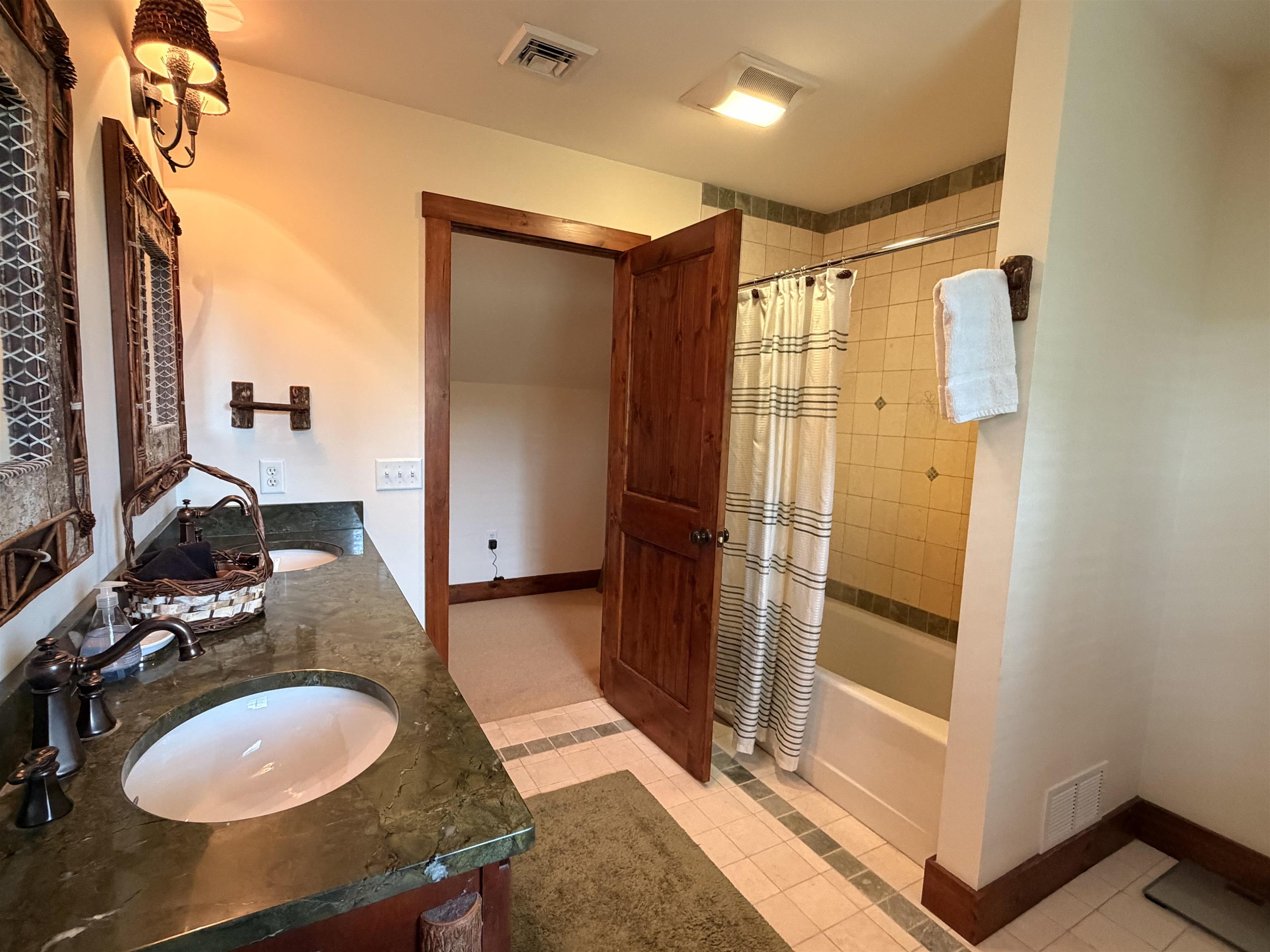 4 Encore Place Property Photo 50