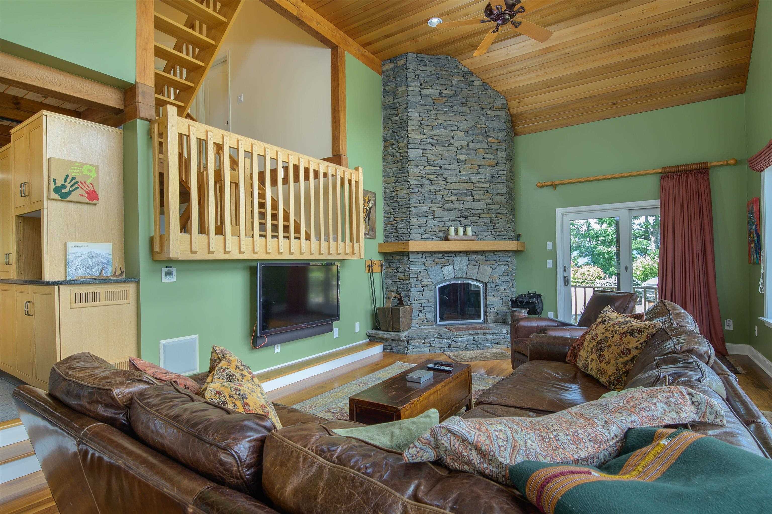 430 Fenn Road Property Photo 7