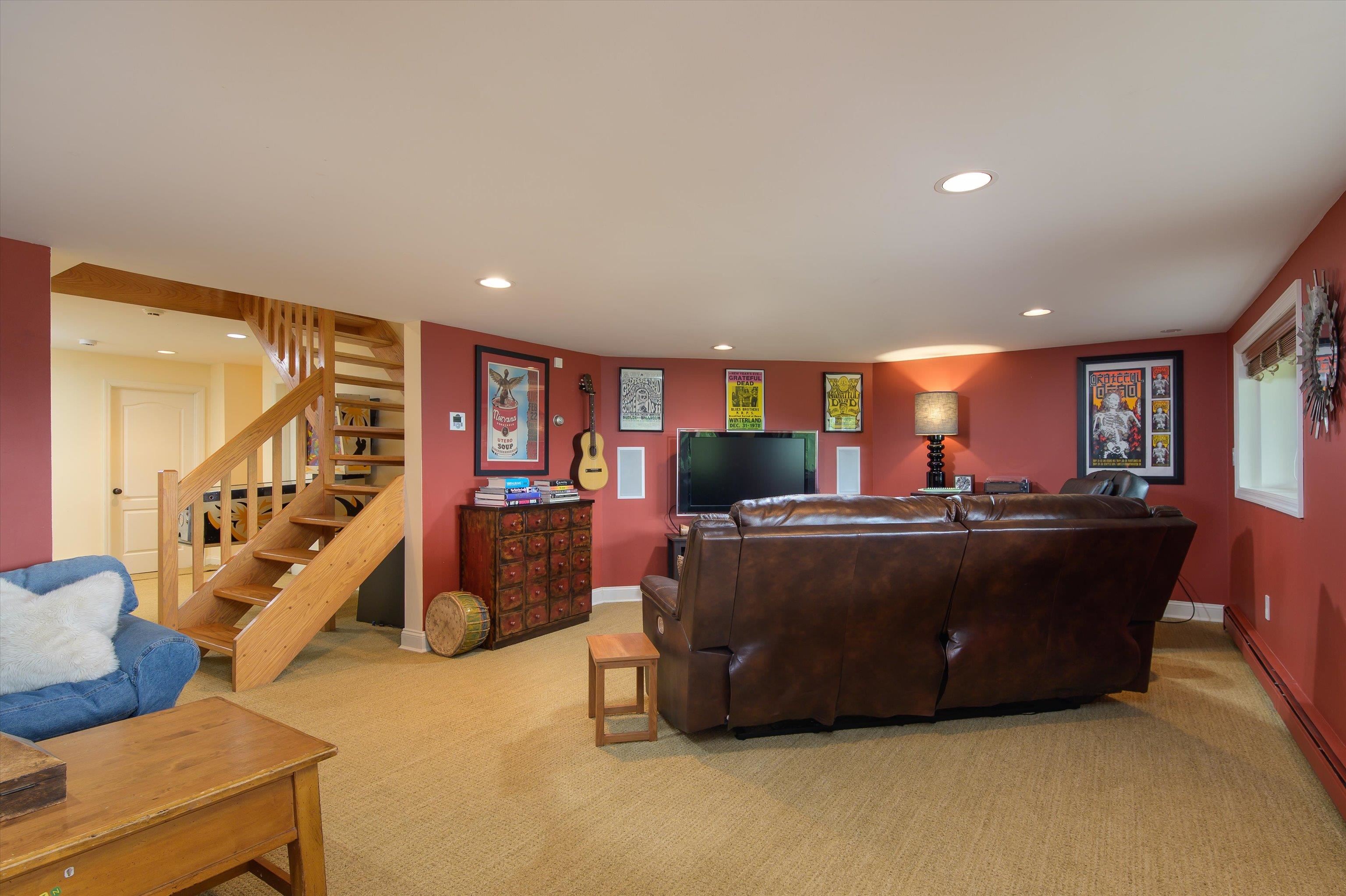 430 Fenn Road Property Photo 29