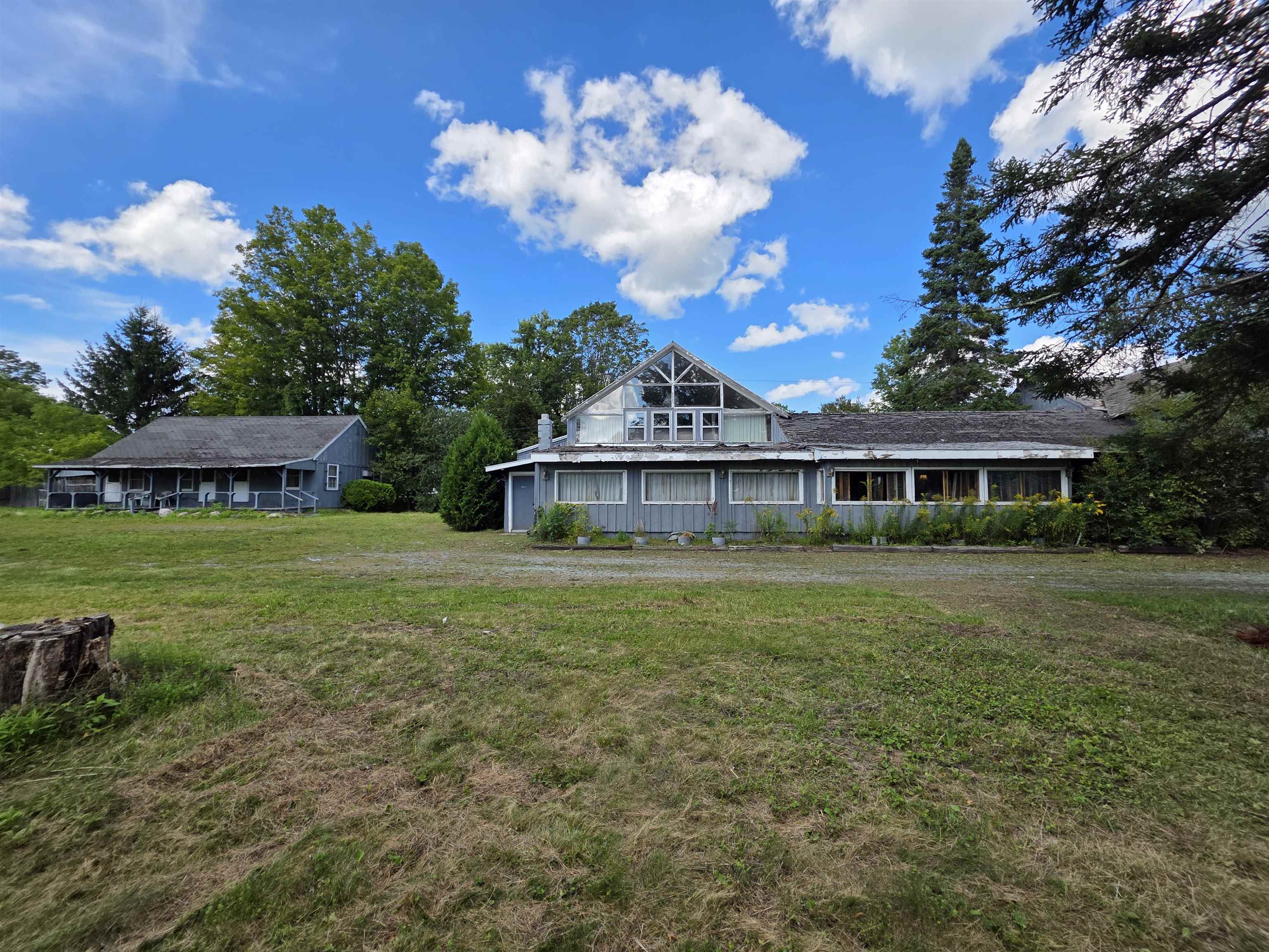 5549 Main Street Property Photo 5