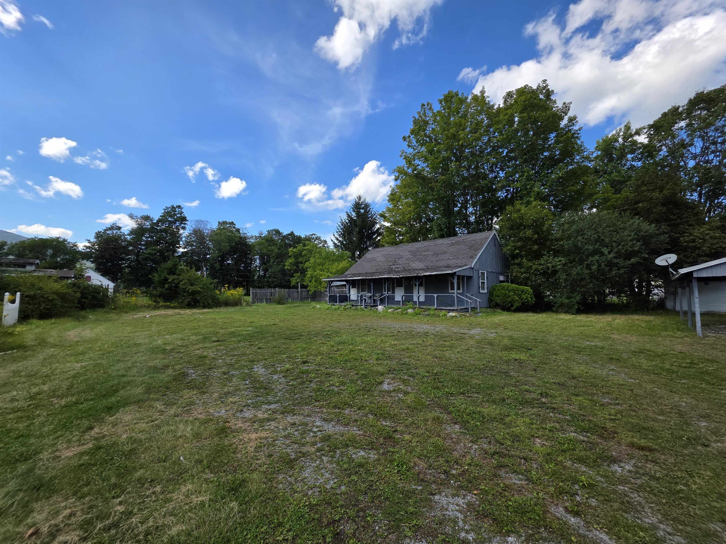 5549 Main Street Property Photo 6