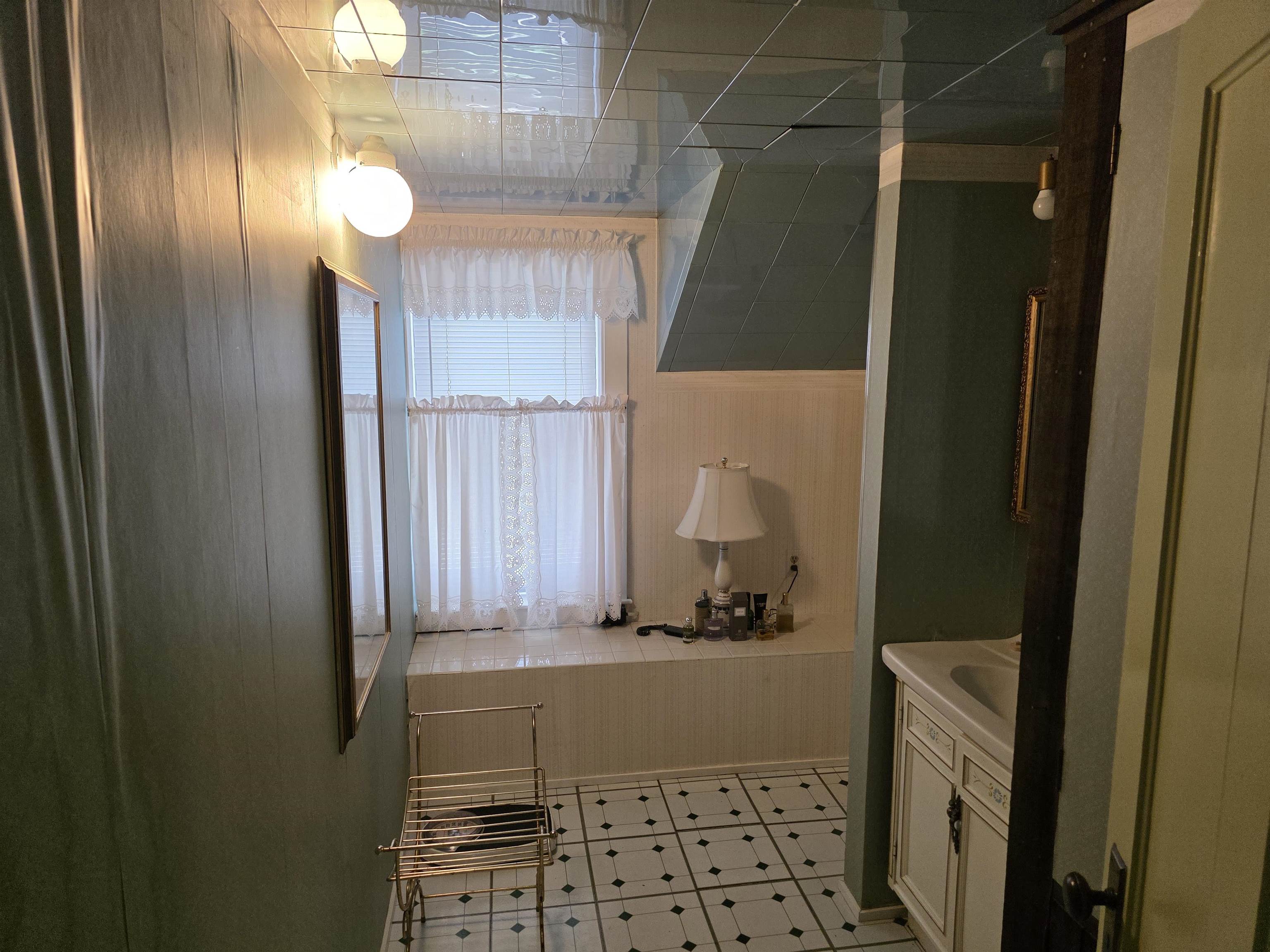 5549 Main Street Property Photo 27
