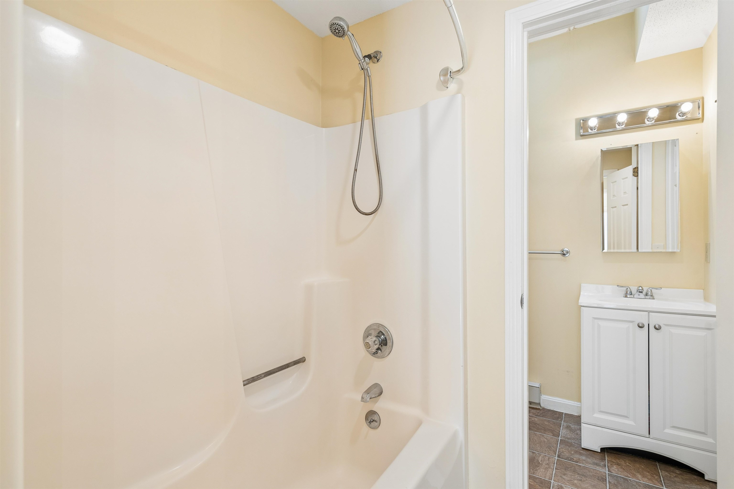 6 College Hill Road Property Photo 20