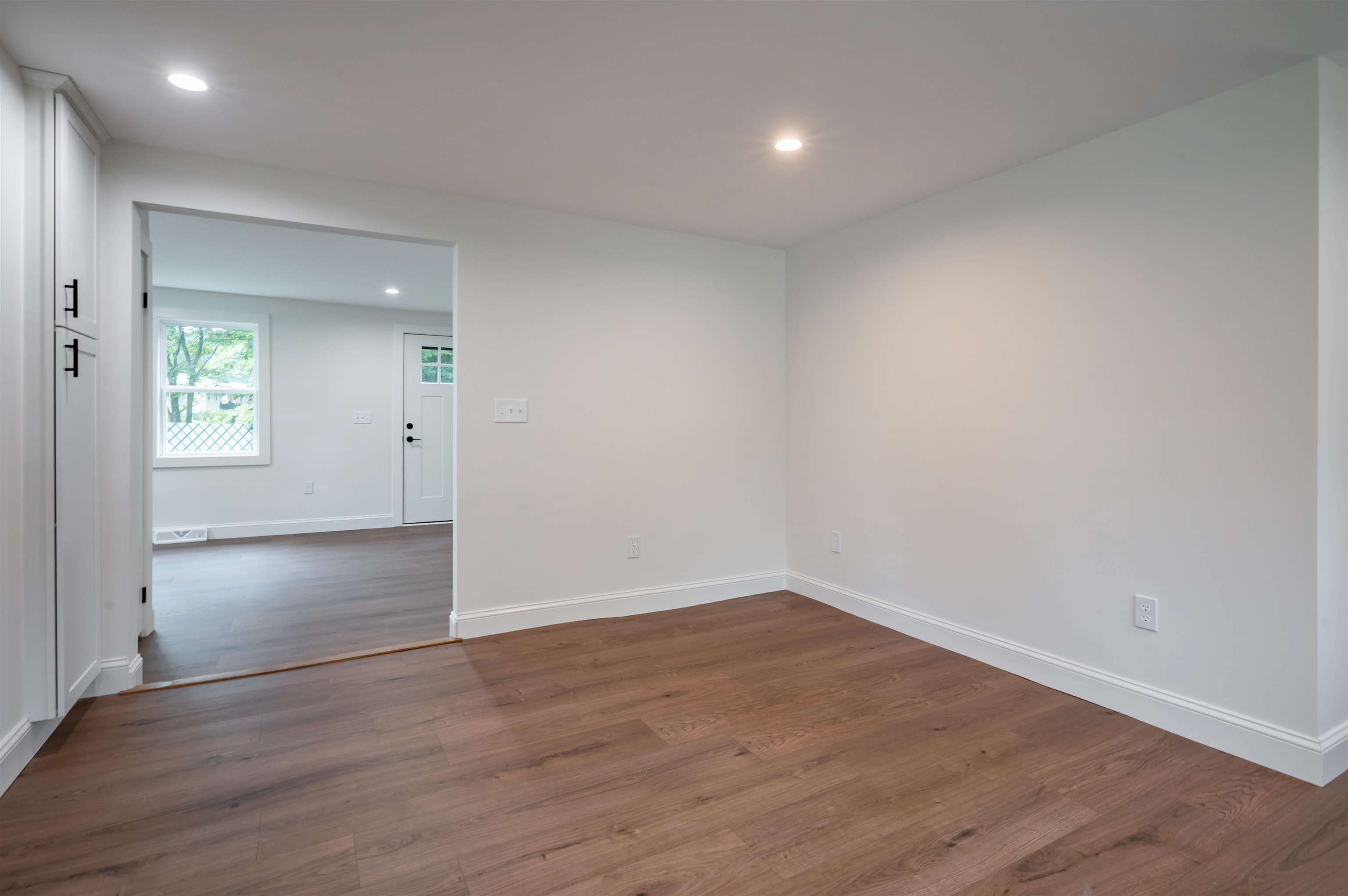 193 East Dunstable Road Property Photo 9