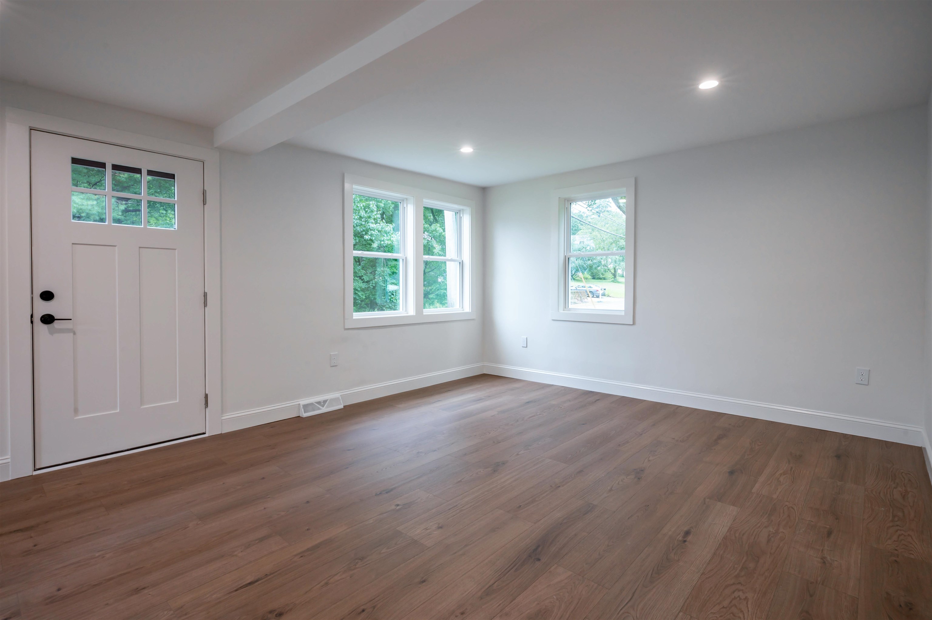 193 East Dunstable Road Property Photo 13