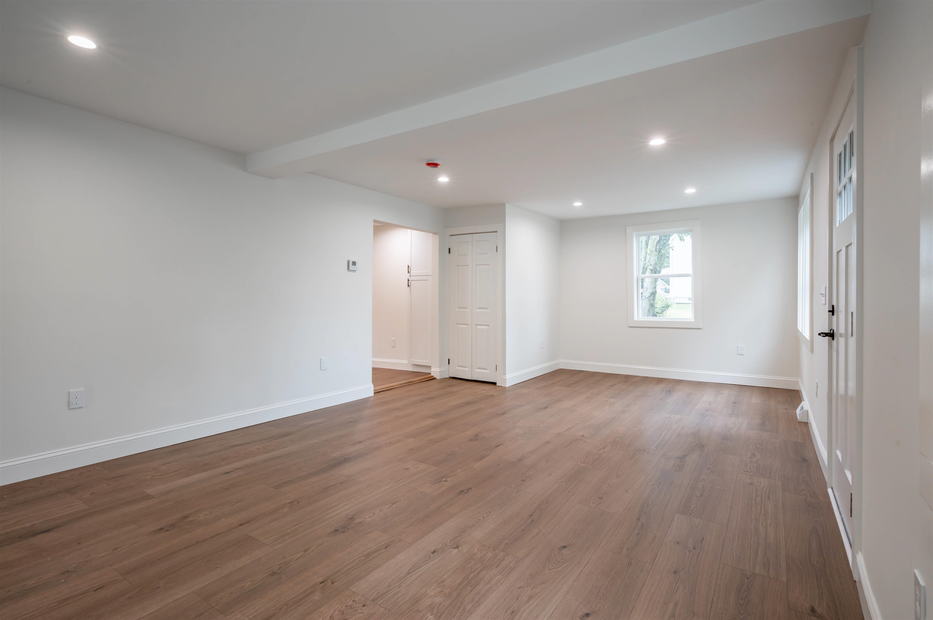193 East Dunstable Road Property Photo 15