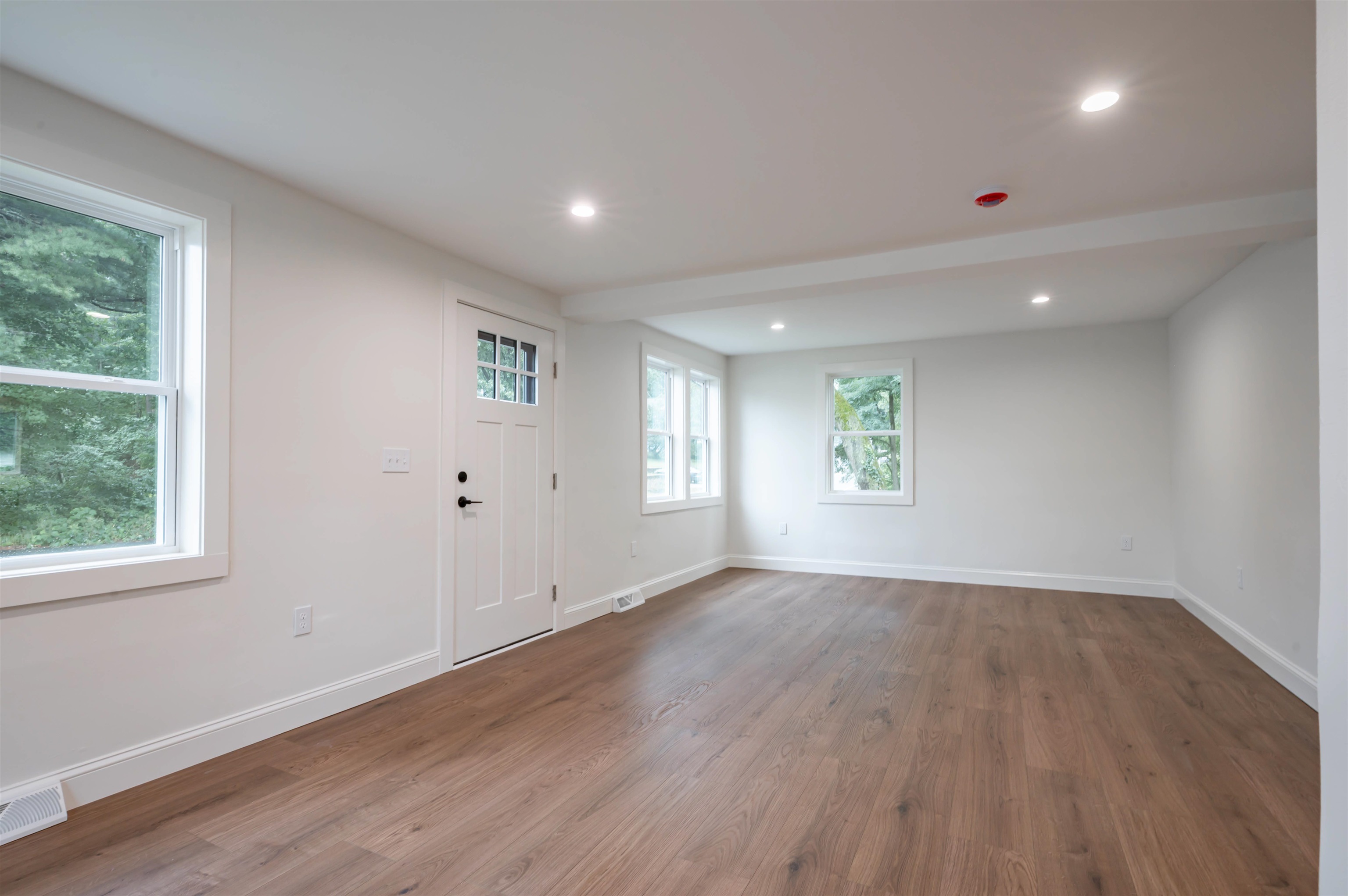 193 East Dunstable Road Property Photo 17