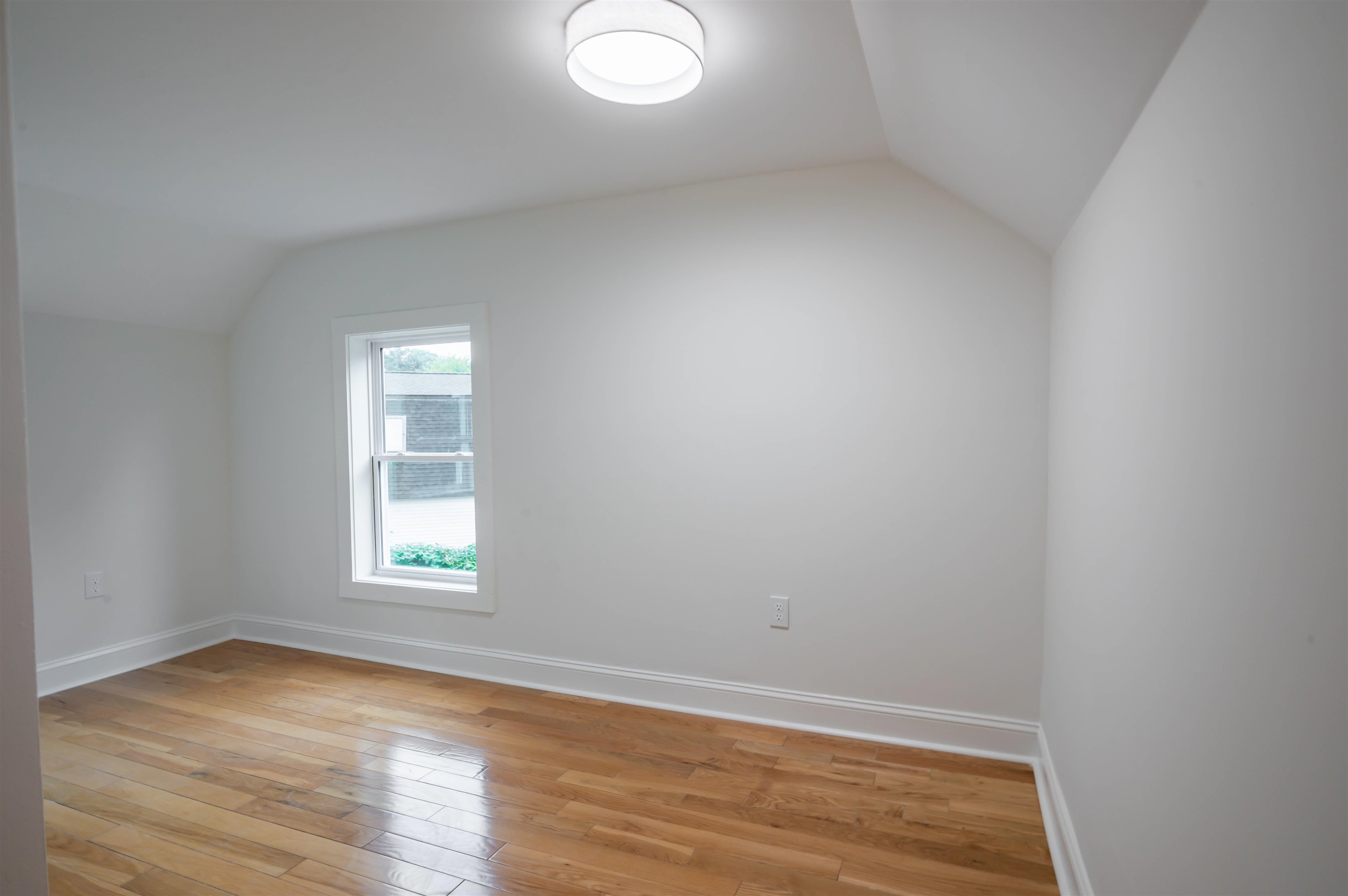 193 East Dunstable Road Property Photo 18